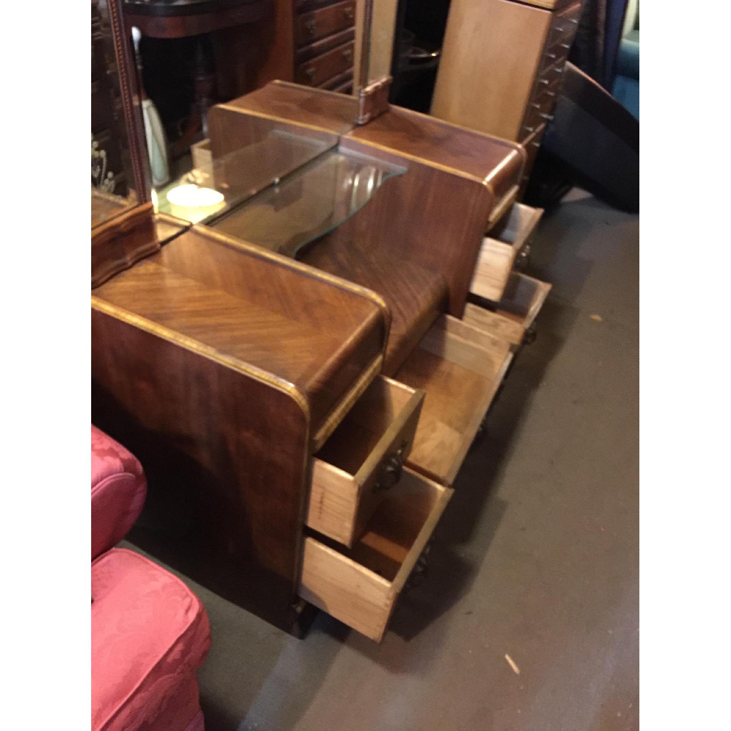 Antique 1930s Art Deco Waterfall Vanity Dresser w/ Original Handles & Beverly Etched Mirror - image-21