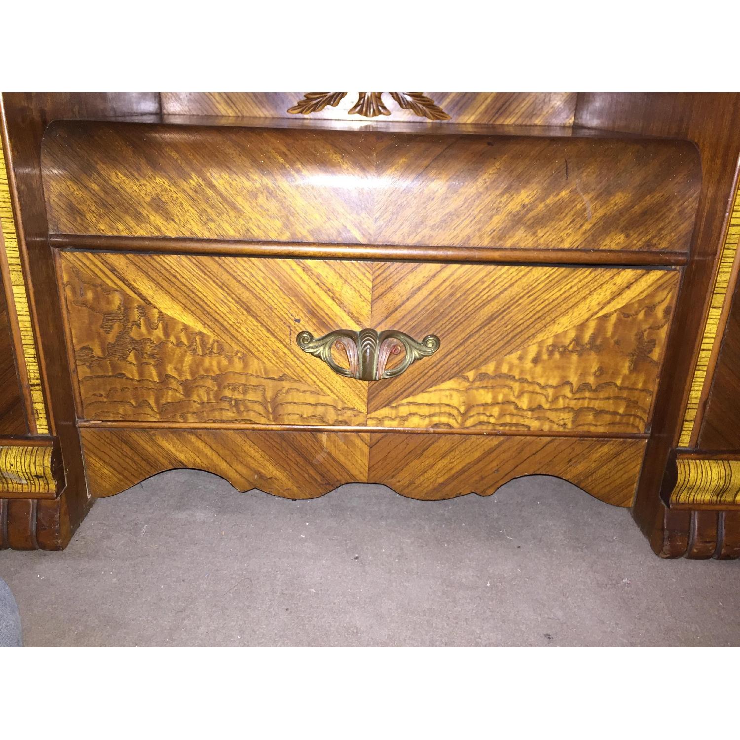 Antique 1930s Art Deco Waterfall Vanity Dresser w/ Original Handles & Beverly Etched Mirror - image-30