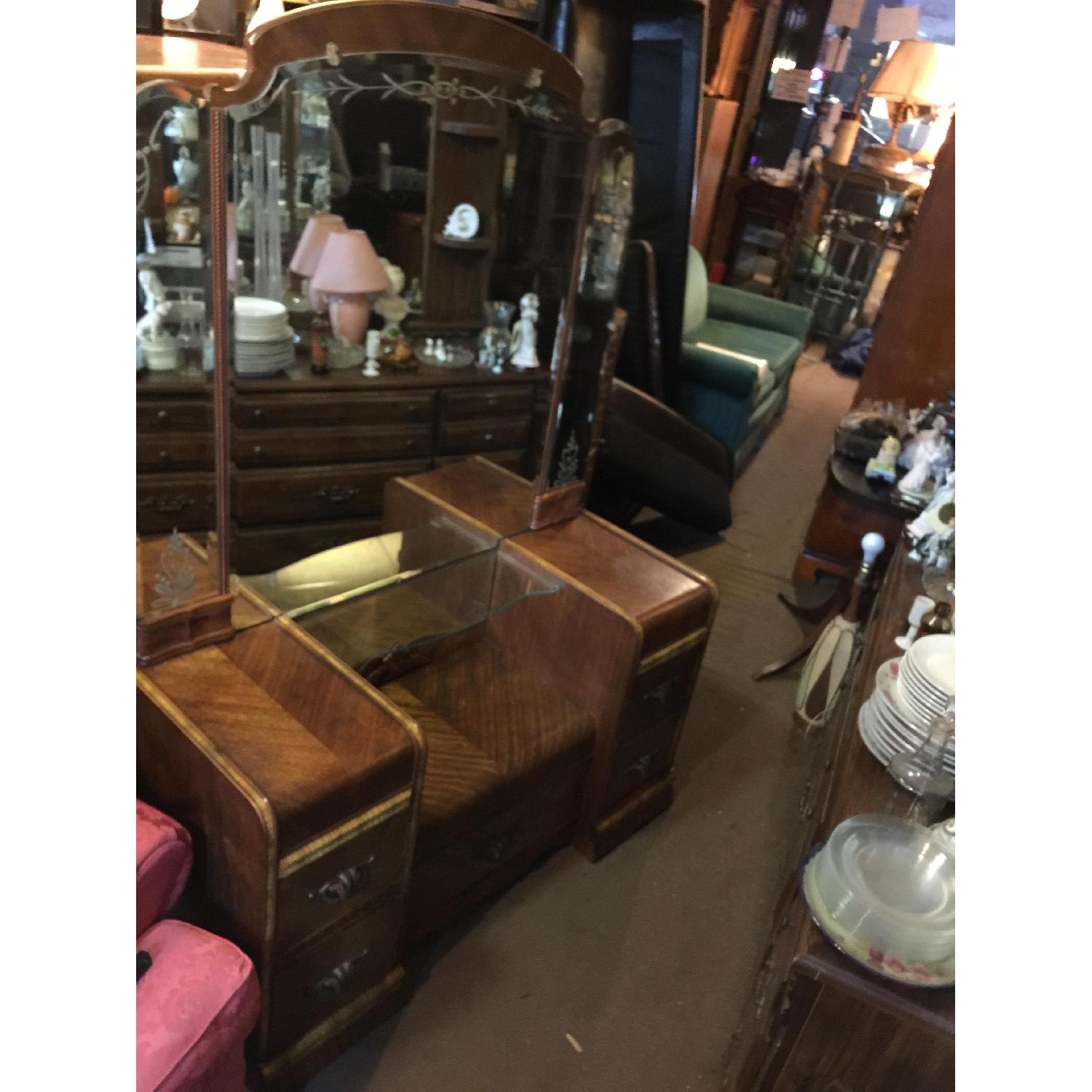 Antique 1930s Art Deco Waterfall Vanity Dresser w/ Original Handles & Beverly Etched Mirror - image-31