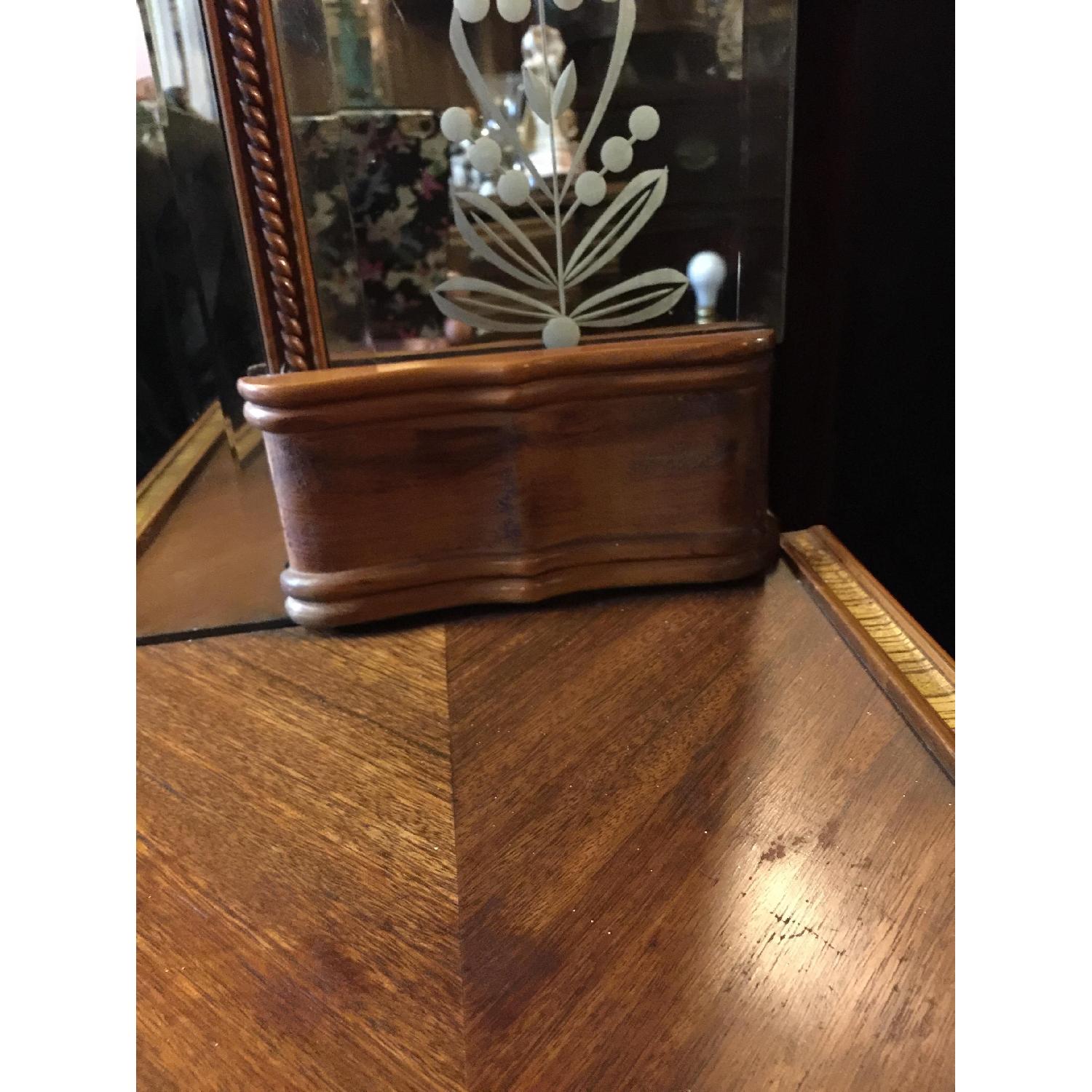 Antique 1930s Art Deco Waterfall Vanity Dresser w/ Original Handles & Beverly Etched Mirror - image-40