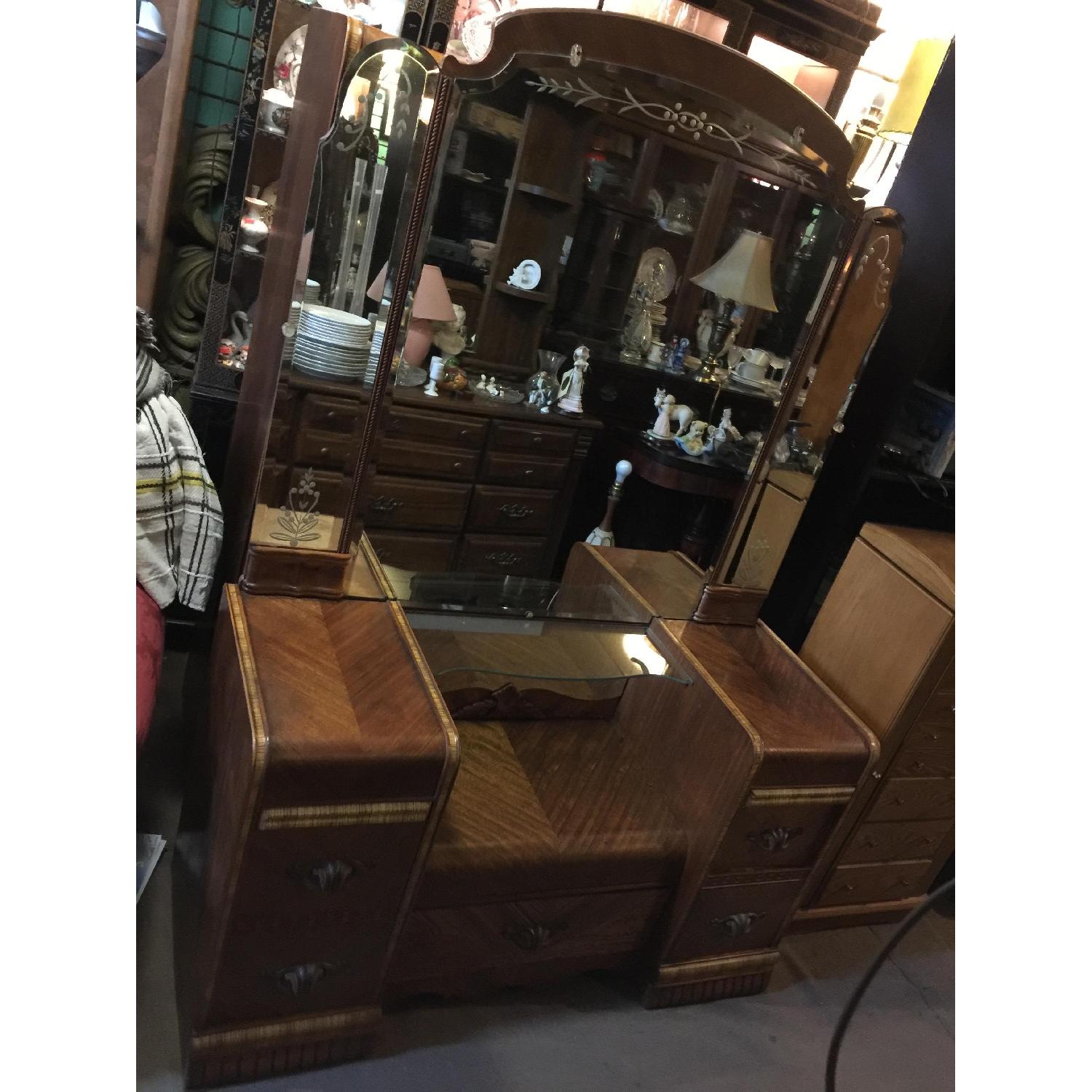 Antique 1930s Art Deco Waterfall Vanity Dresser w/ Original Handles & Beverly Etched Mirror - image-41