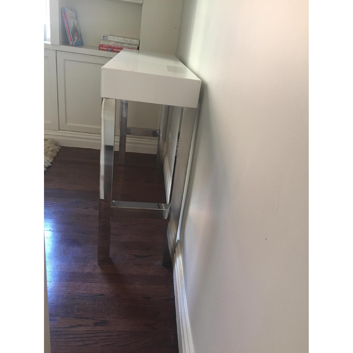 White Laquer Console Table - image-4