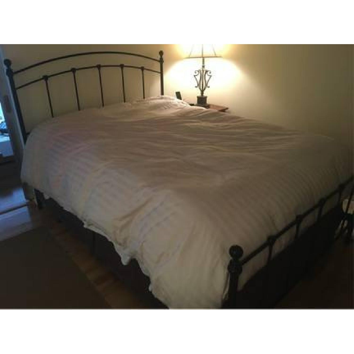 Raymour & Flanigan Bedroom Set - image-4