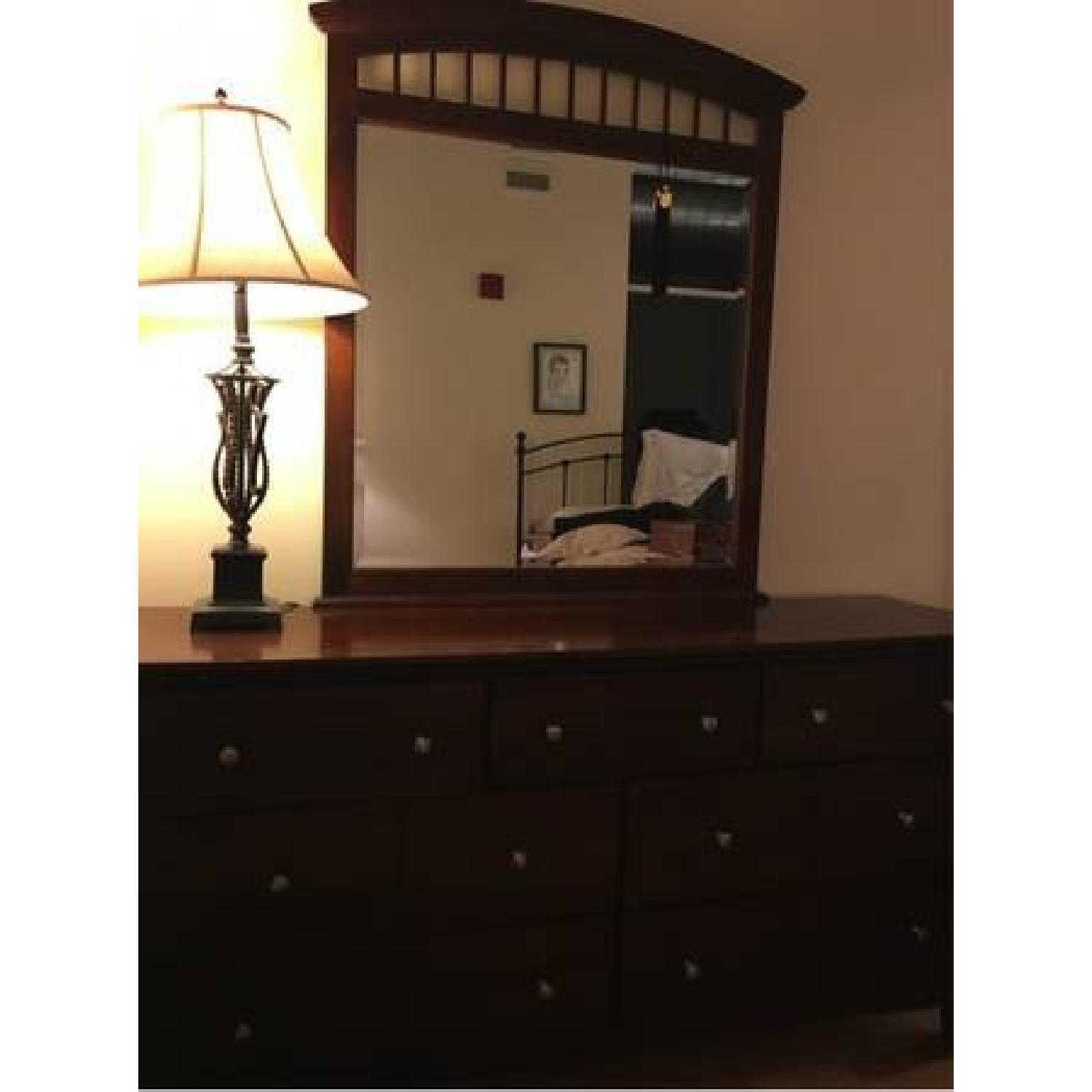 Raymour & Flanigan Bedroom Set - image-5