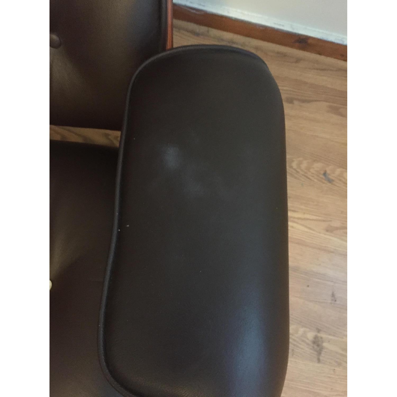 Mid-Century Style Lounge Chair in Black Leather - image-7