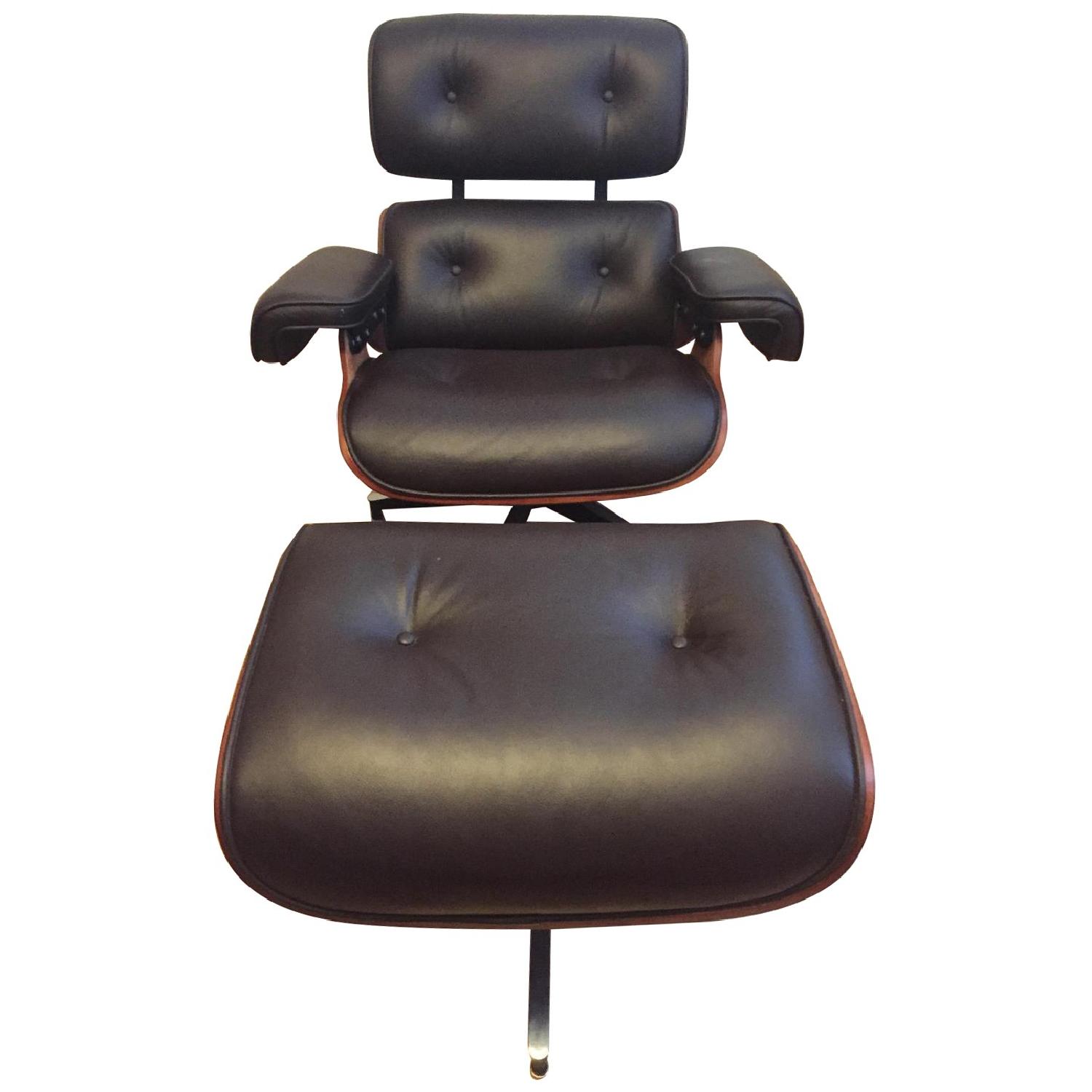 Mid-Century Style Lounge Chair in Black Leather - image-0