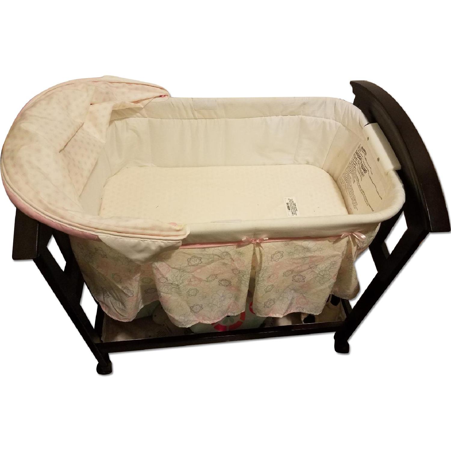 Baby Crib - image-0