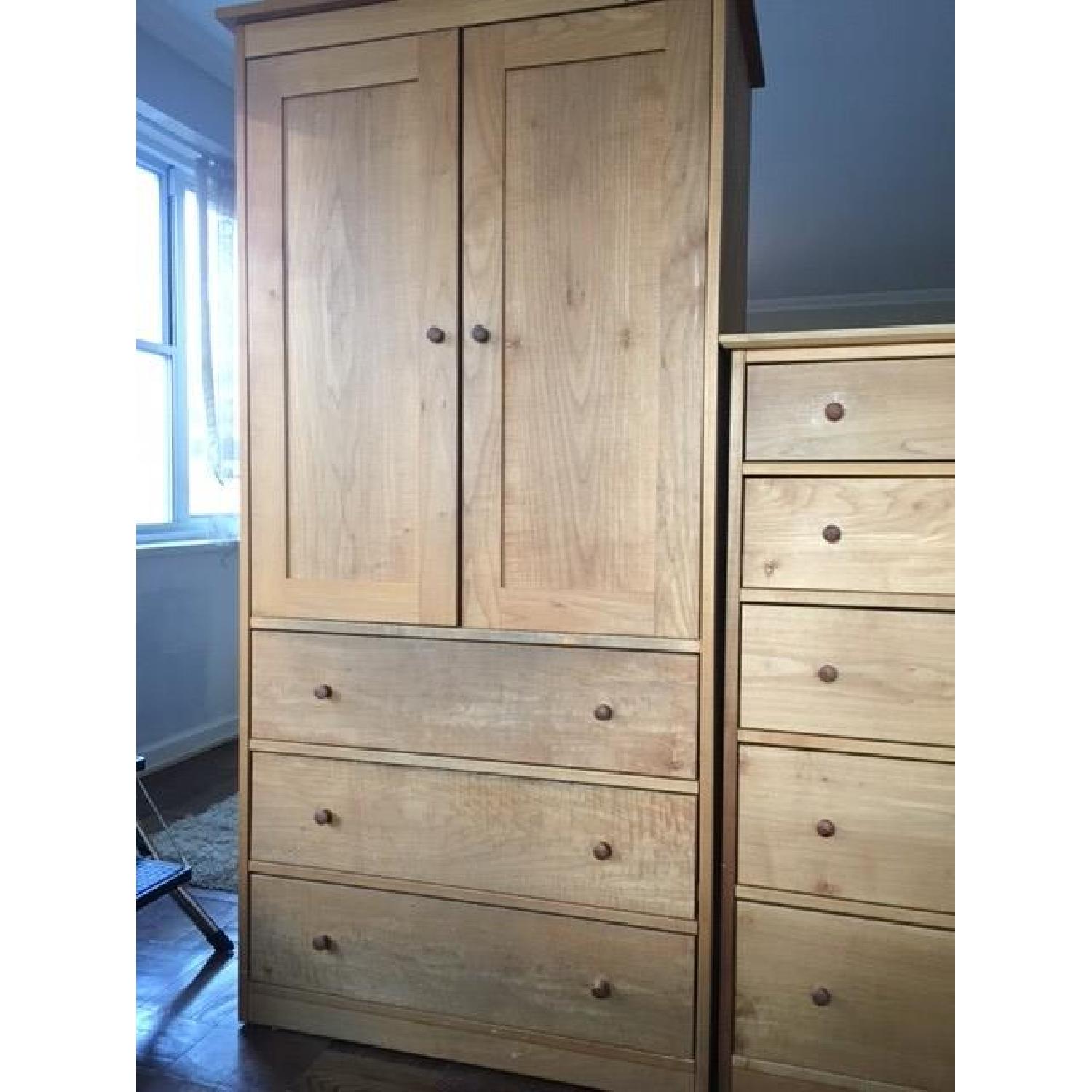 Scott Jordan Pacific Rim Woodworking Solid Maple 3 Piece Bedroom Set - image-4