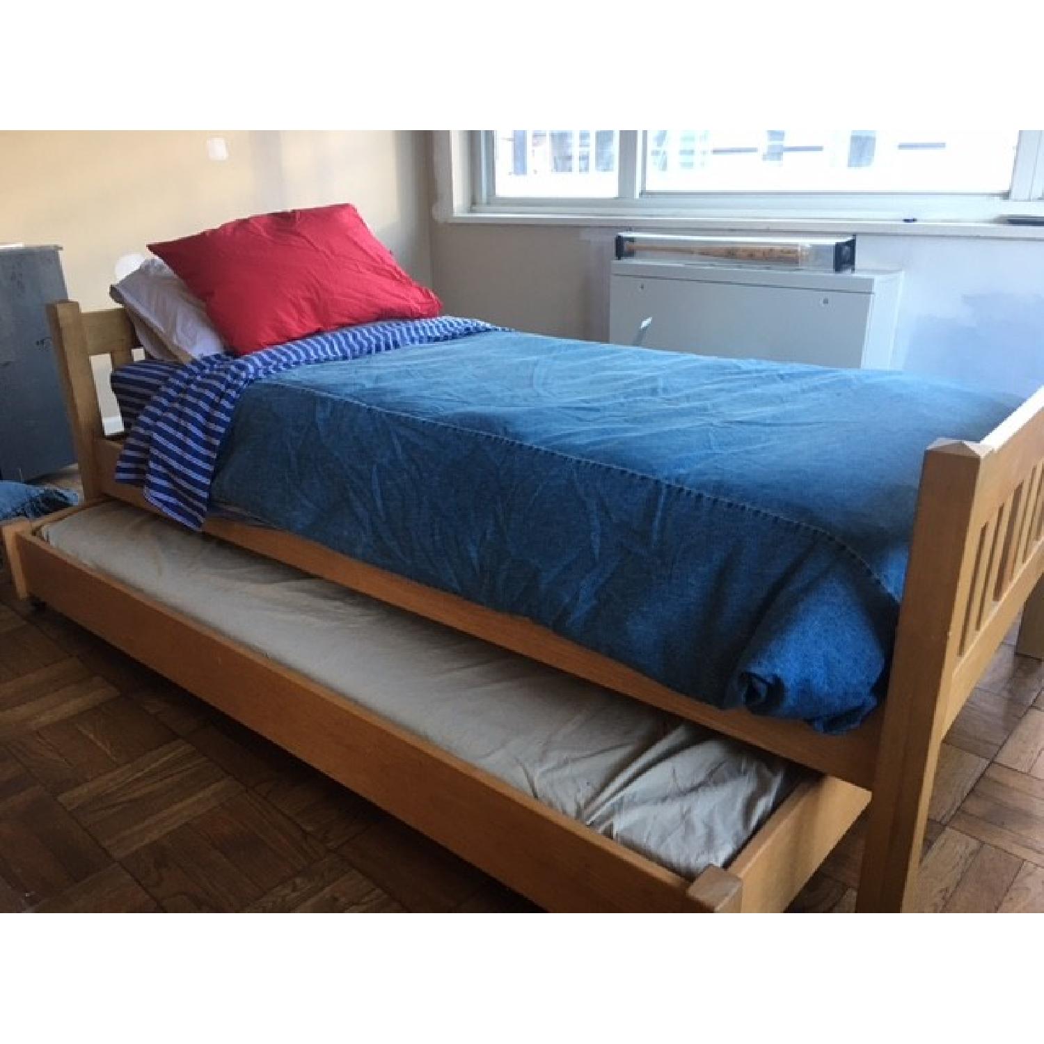 Scott Jordan Pacific Rim Woodworking Solid Maple 3 Piece Bedroom Set - image-7