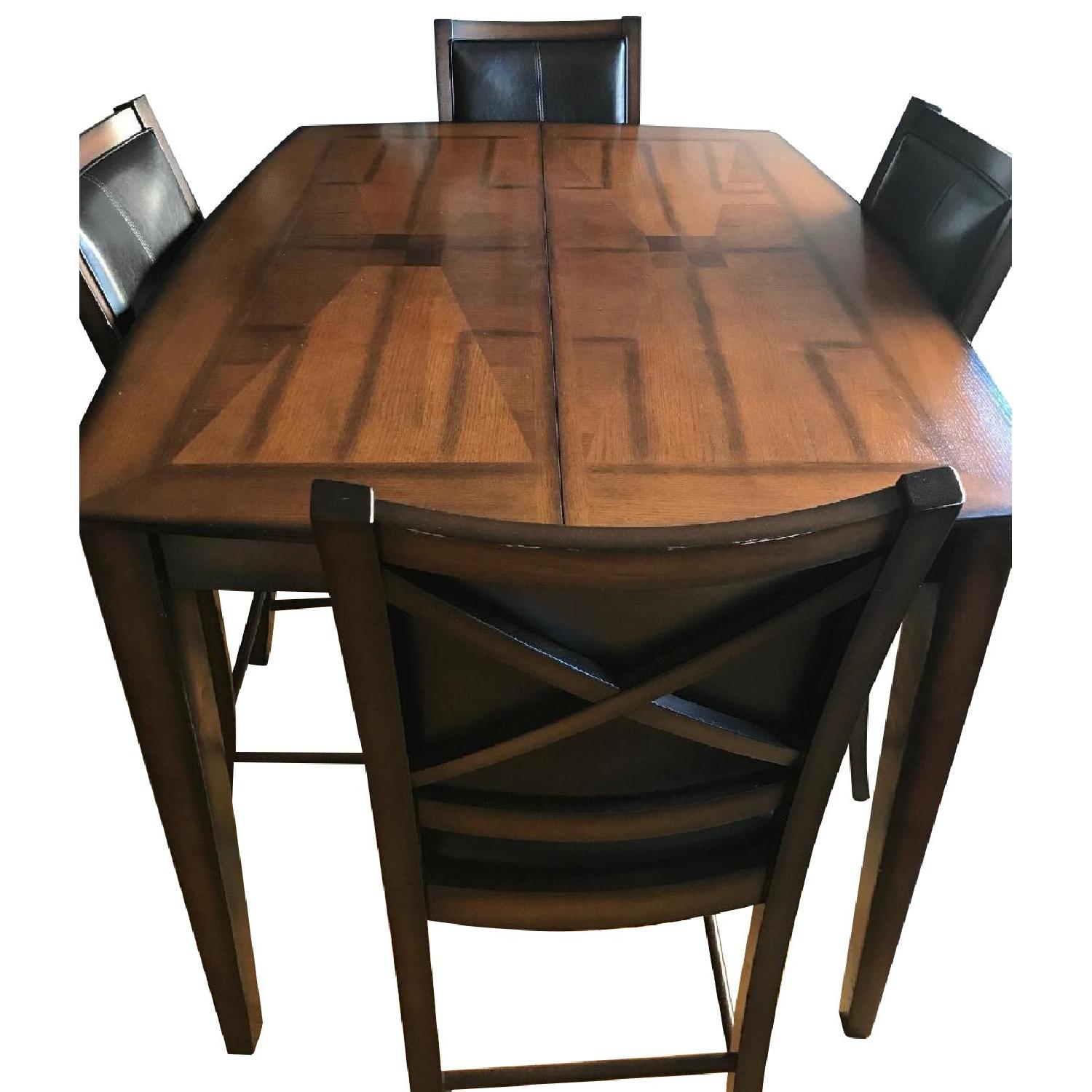 Raymour & Flanigan Dining Table w/ 6 Dining Chairs - image-0