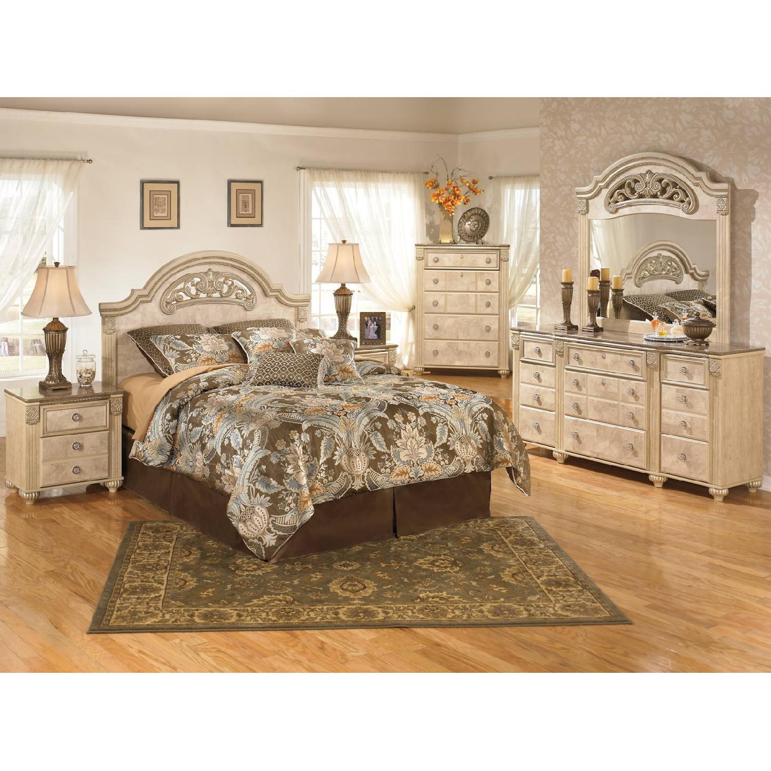 Ashley's Saveaha Classic Dresser in Light Beige - image-3