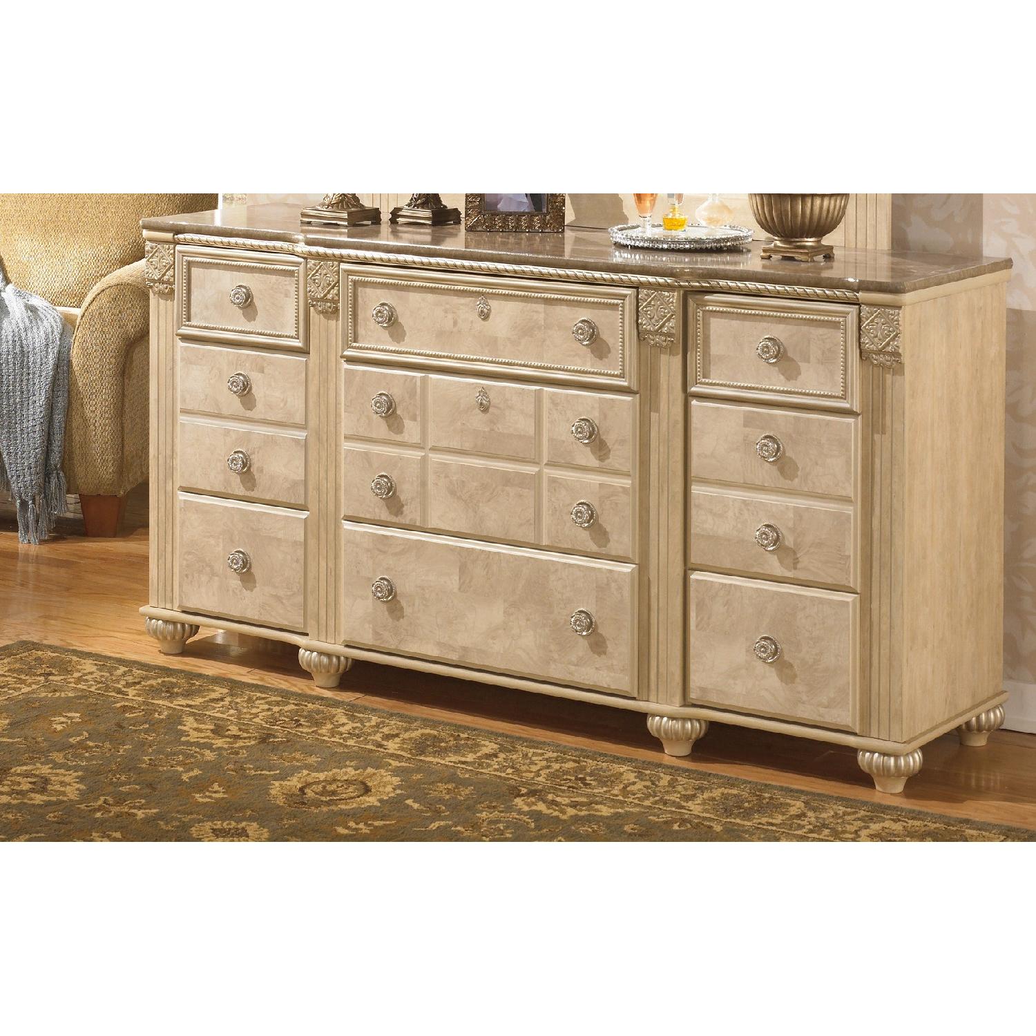 Ashley's Saveaha Classic Dresser in Light Beige - image-5