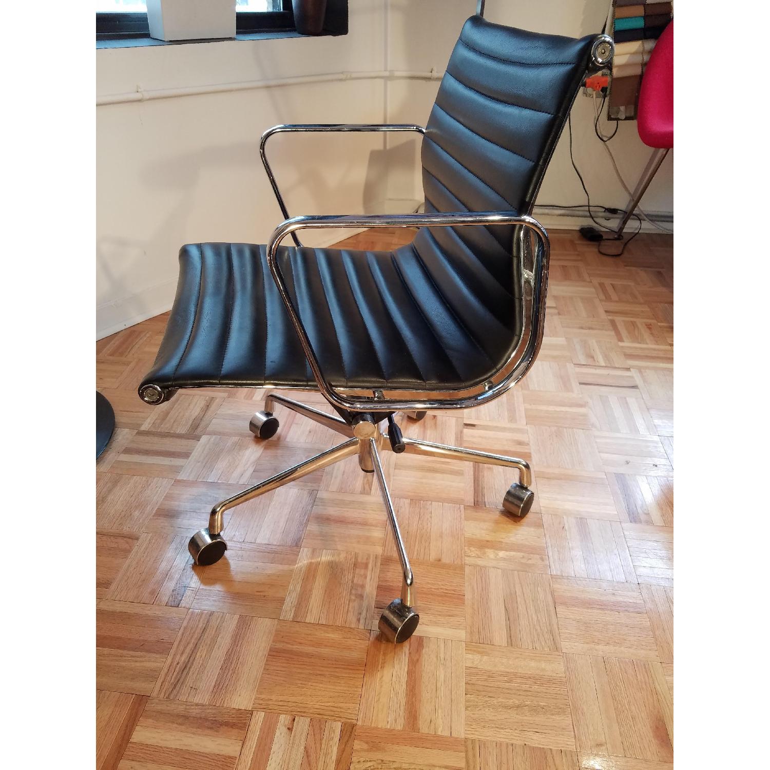 Eames Aluminium Group Management Style Office Chair Replica - image-1