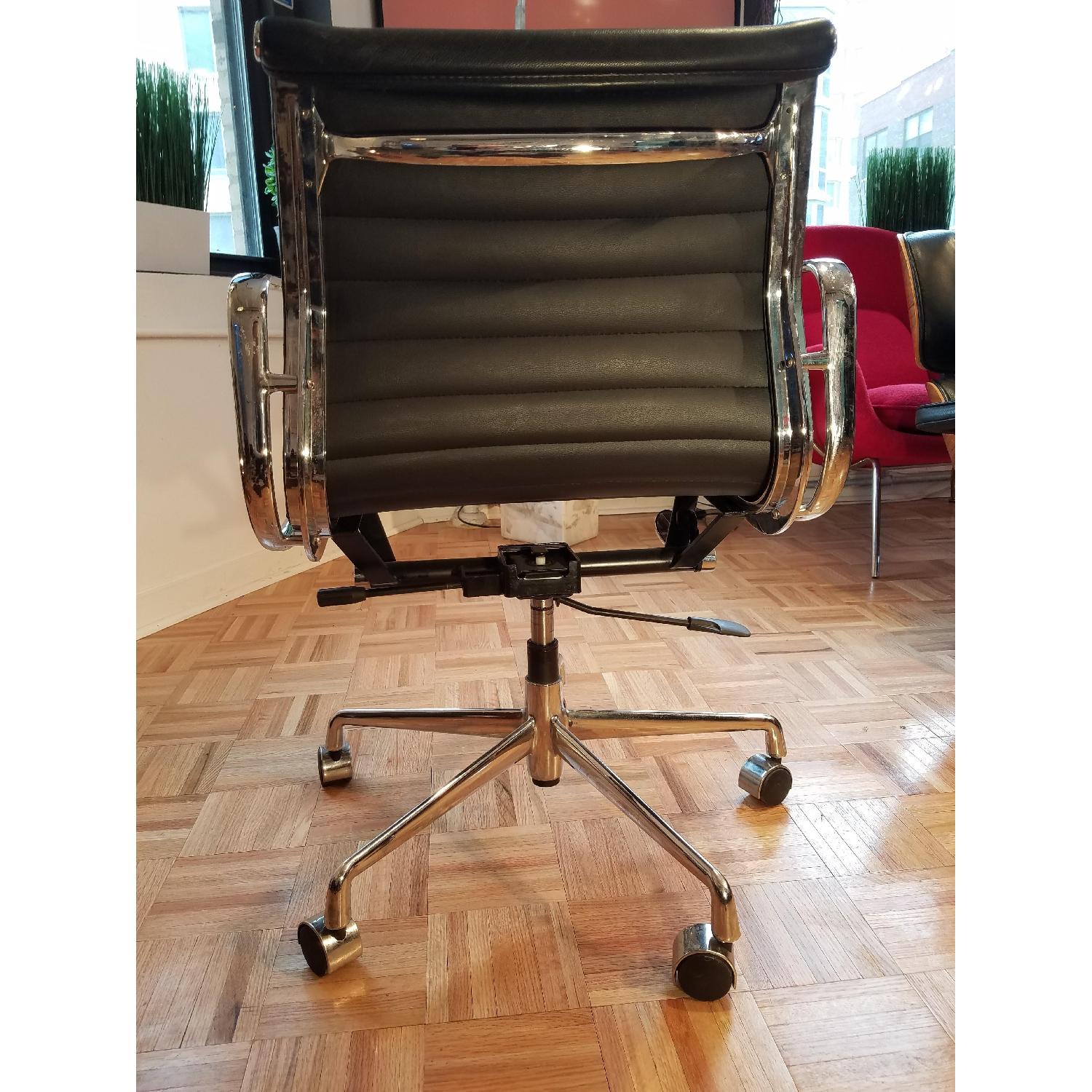 Eames Aluminium Group Management Style Office Chair Replica - image-4