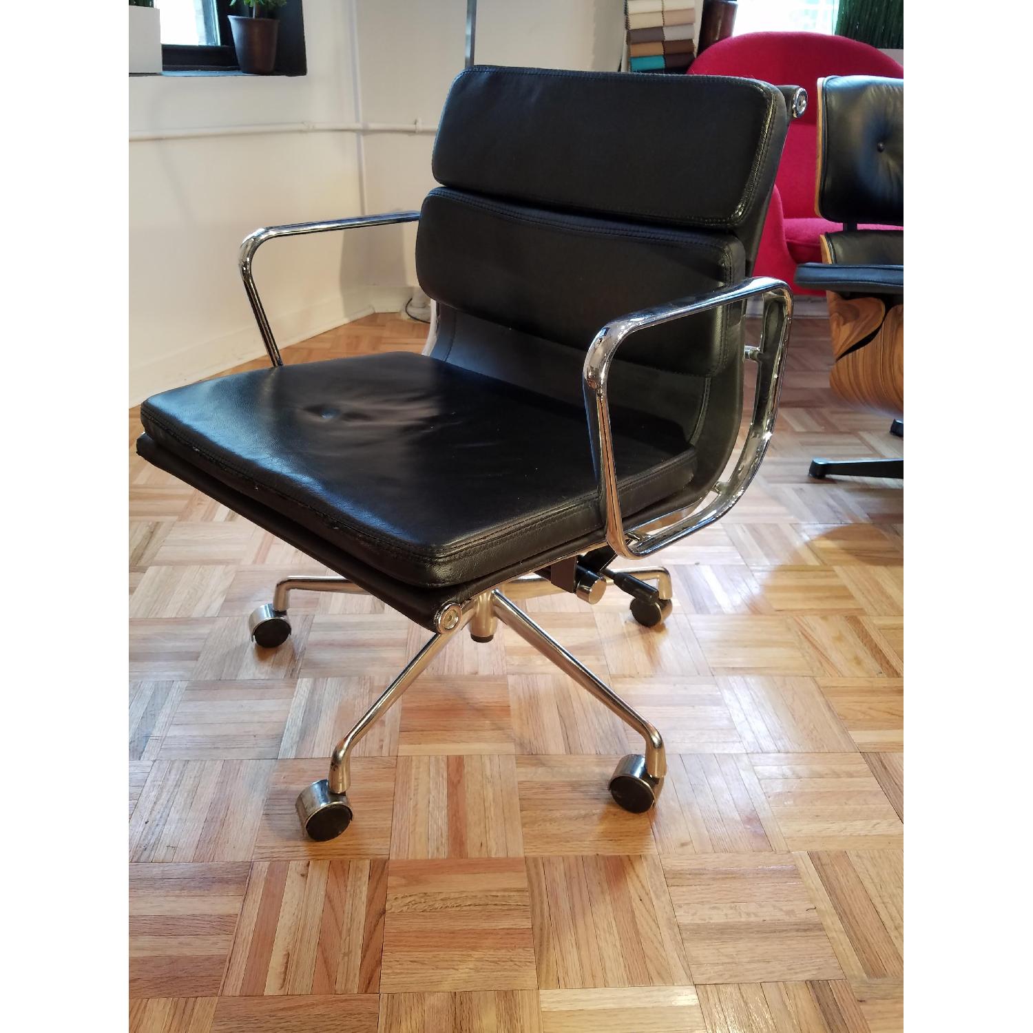Eames Aluminium Group Style Softpad Management Chair - image-2