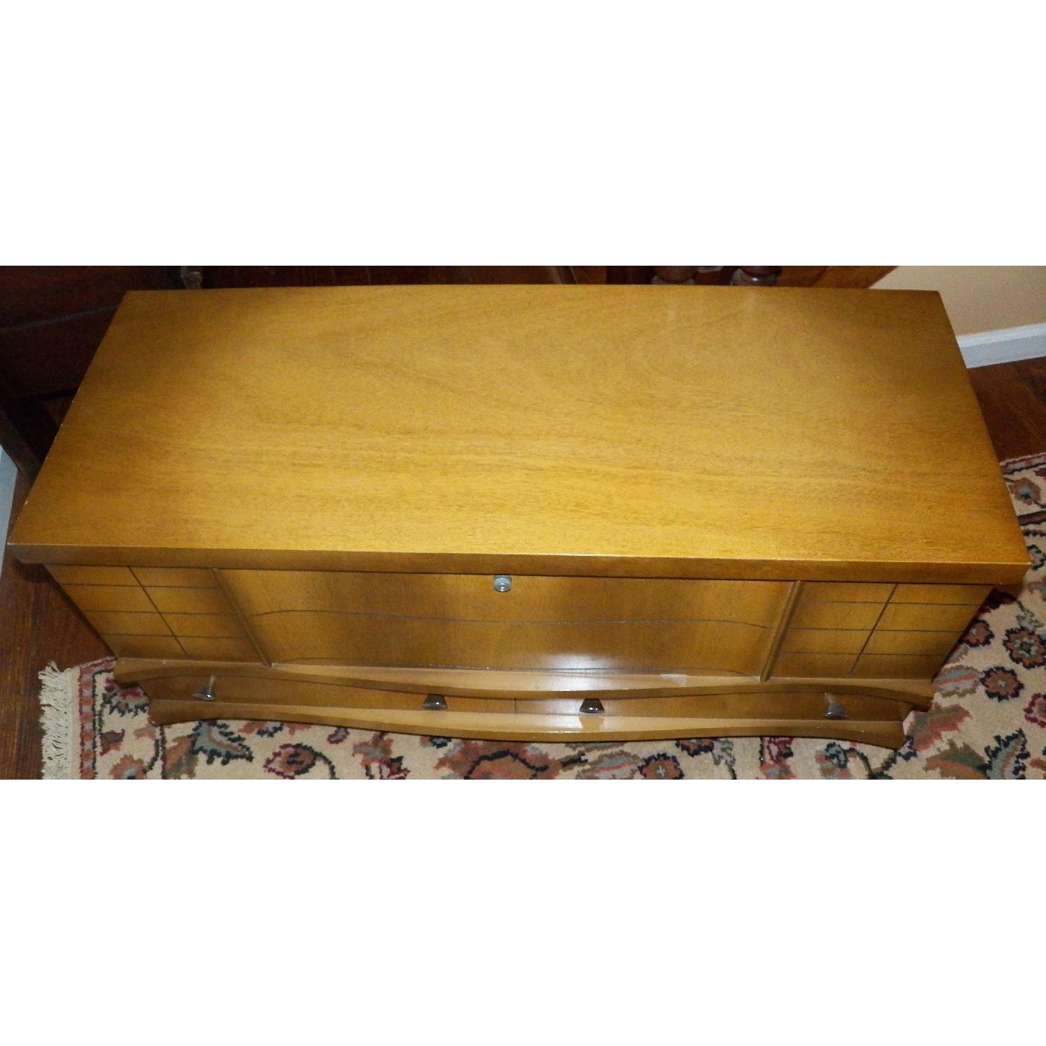 Blond Mahogany Mid-Century Cedar Chest - image-6
