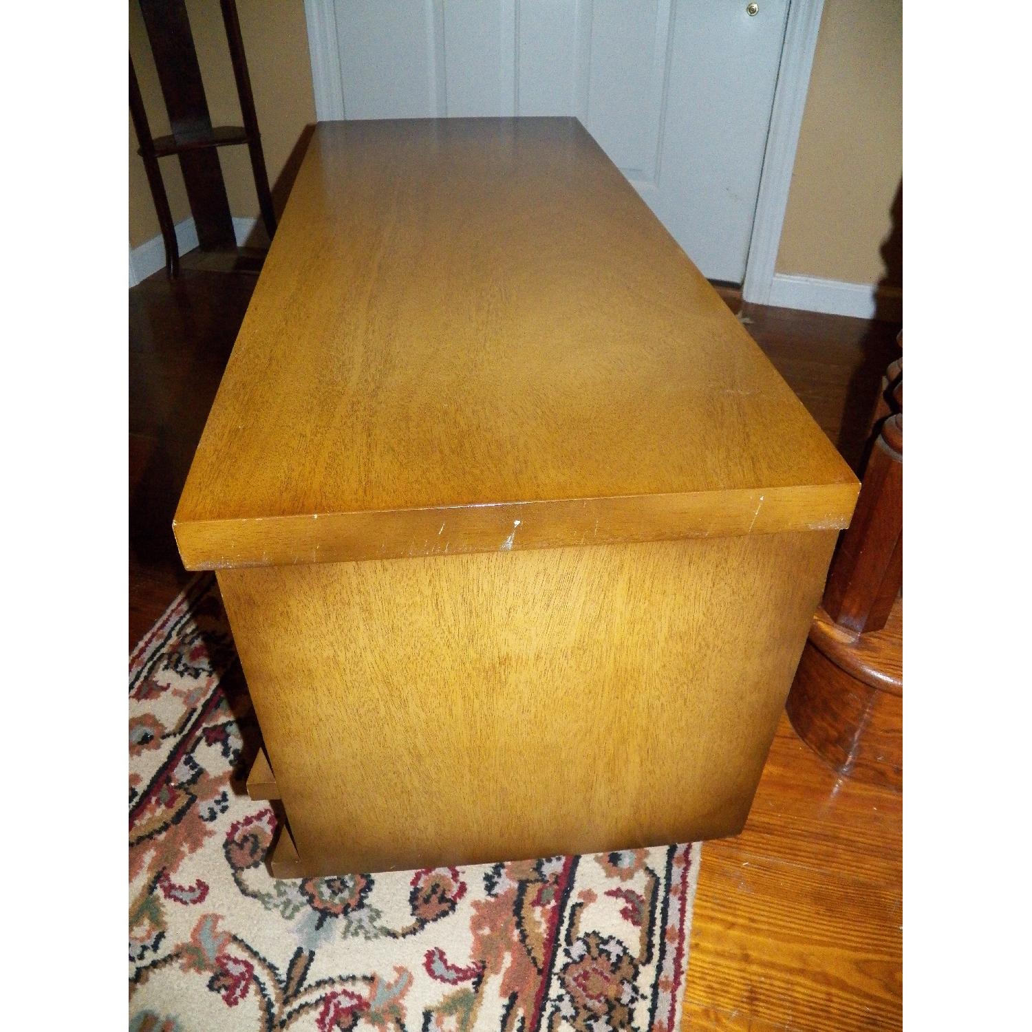 Blond Mahogany Mid-Century Cedar Chest - image-7