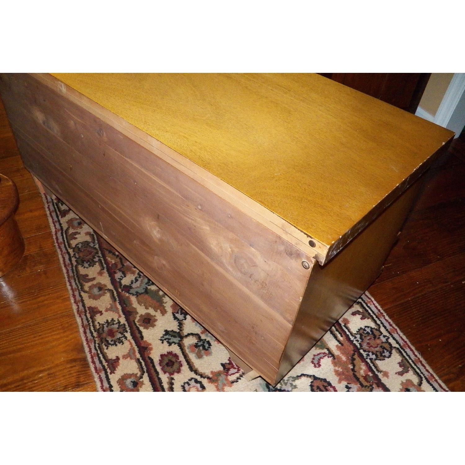 Blond Mahogany Mid-Century Cedar Chest - image-10