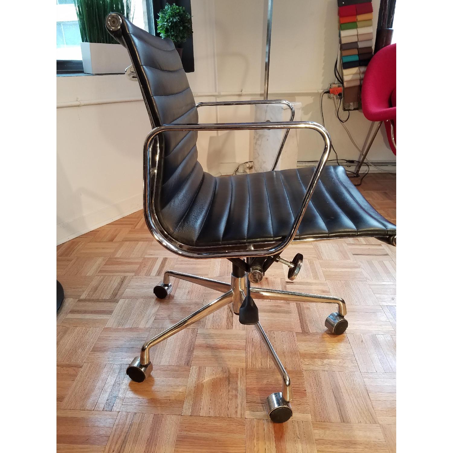 Eames Aluminium Group Management Style Office Chair Replica - image-5