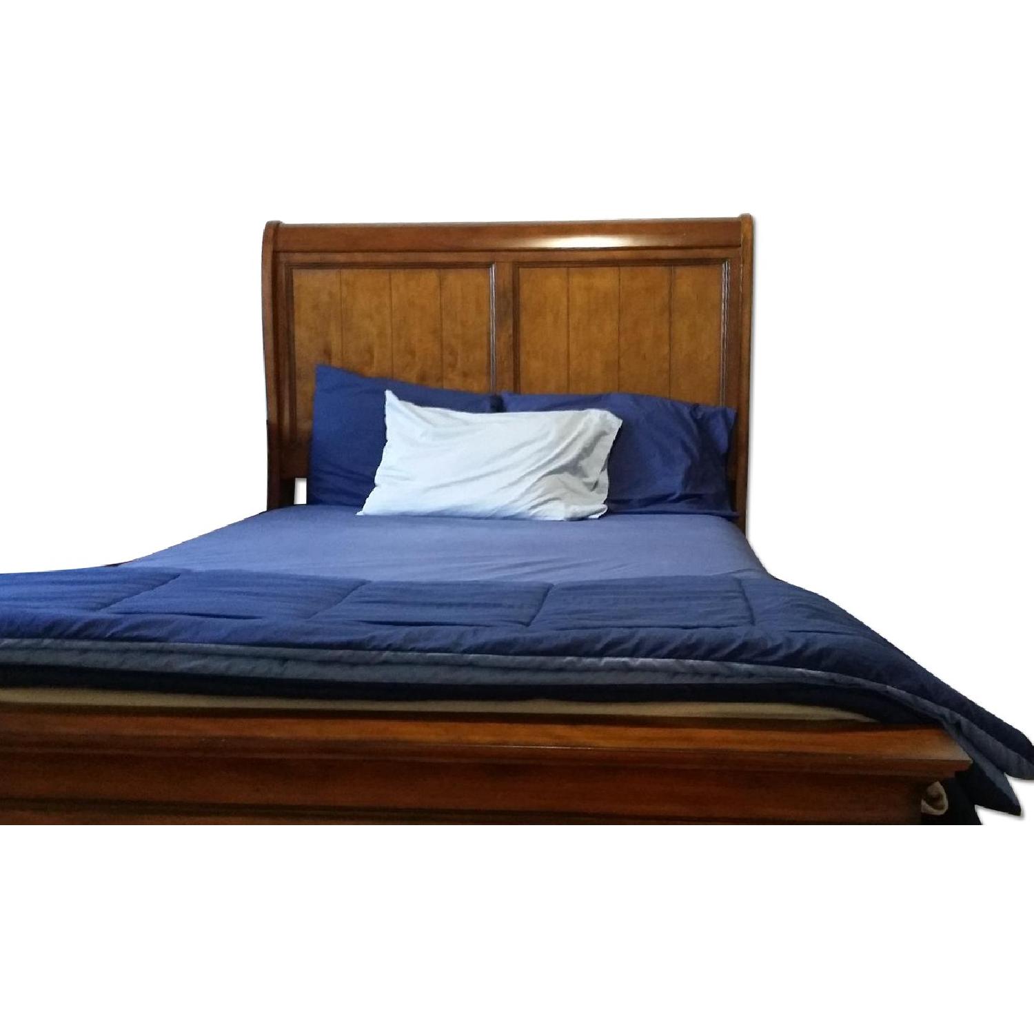 Klaussner Furniture 4 Piece Queen Bedroom Set - image-0