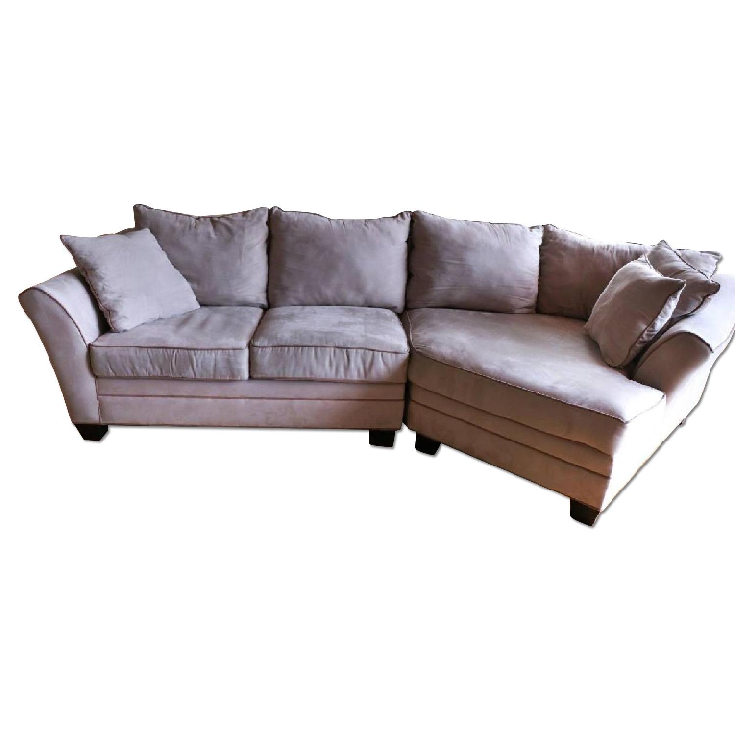 Raymour & Flanigan Sectional Couch w/ Cuddler AptDeco