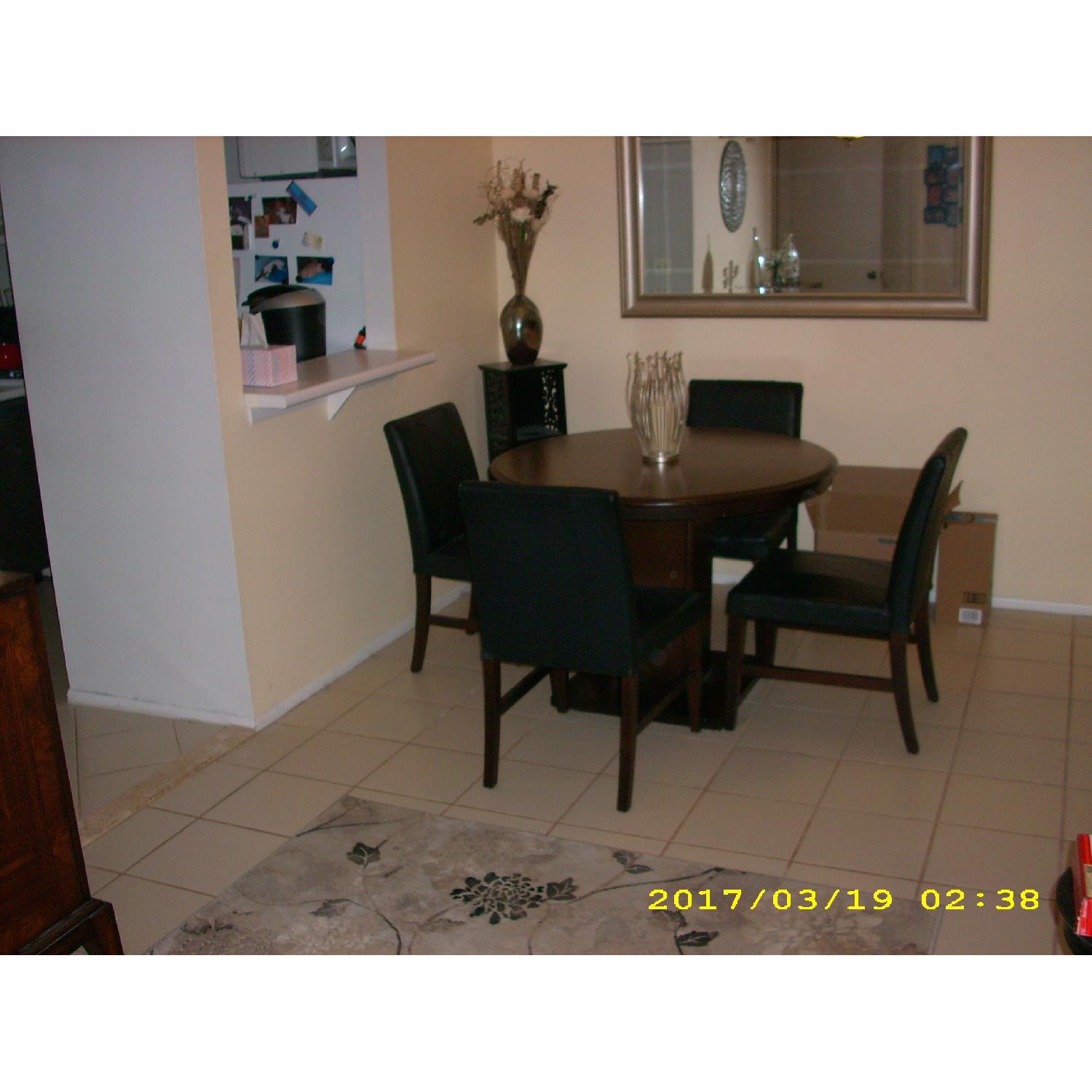 Round Dining Table w/ 4 Leather Chairs - image-8