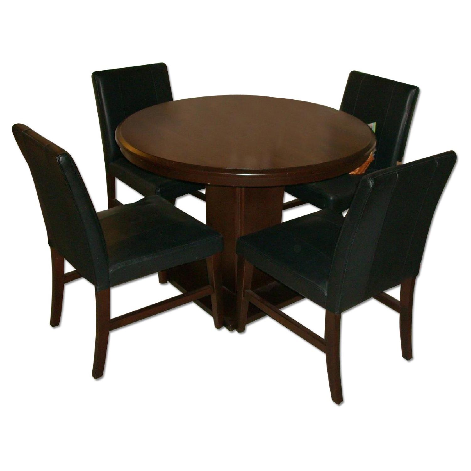 Round Dining Table w/ 4 Leather Chairs AptDeco