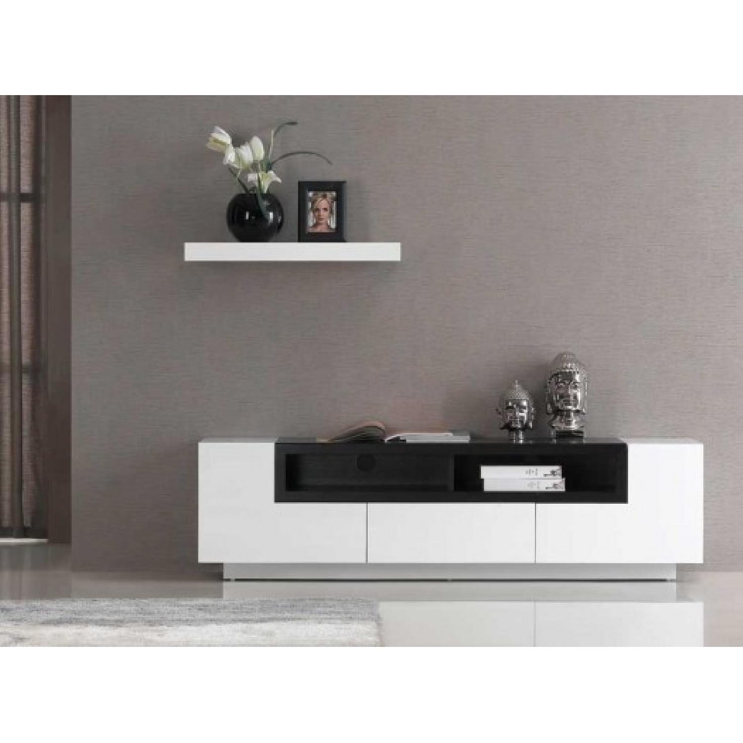 J&M Furniture Modern TV Stand in White Lacquer & Dark Oak - image-1