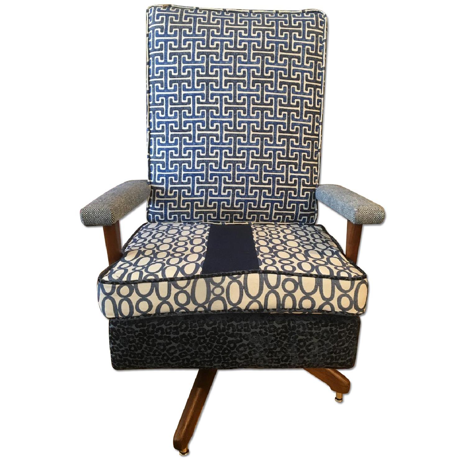 Patchwork Upholstered Mid Century Modern Swivel Chair Aptdeco