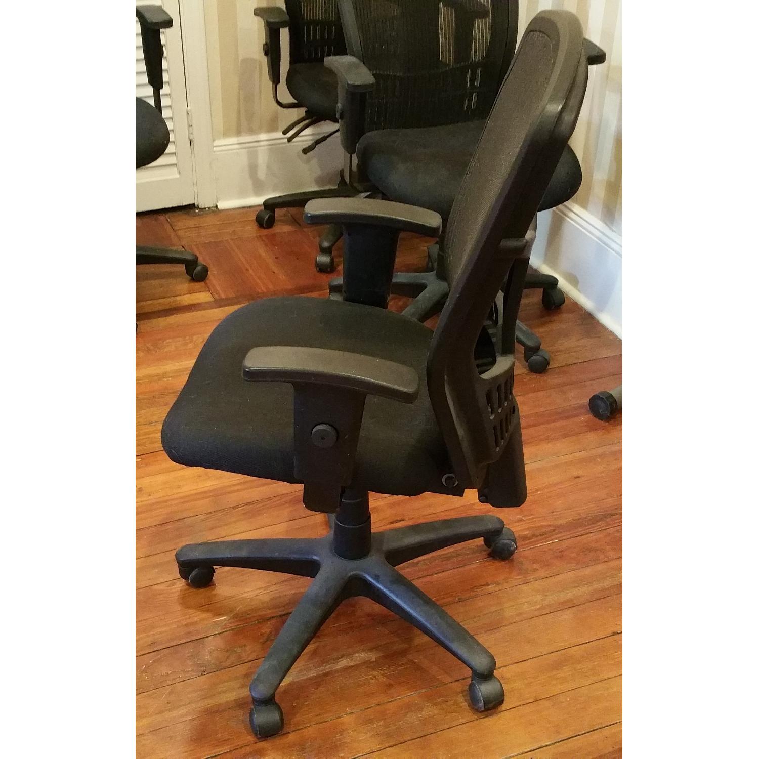 Black Adjustable Work/Task Chair - AptDeco