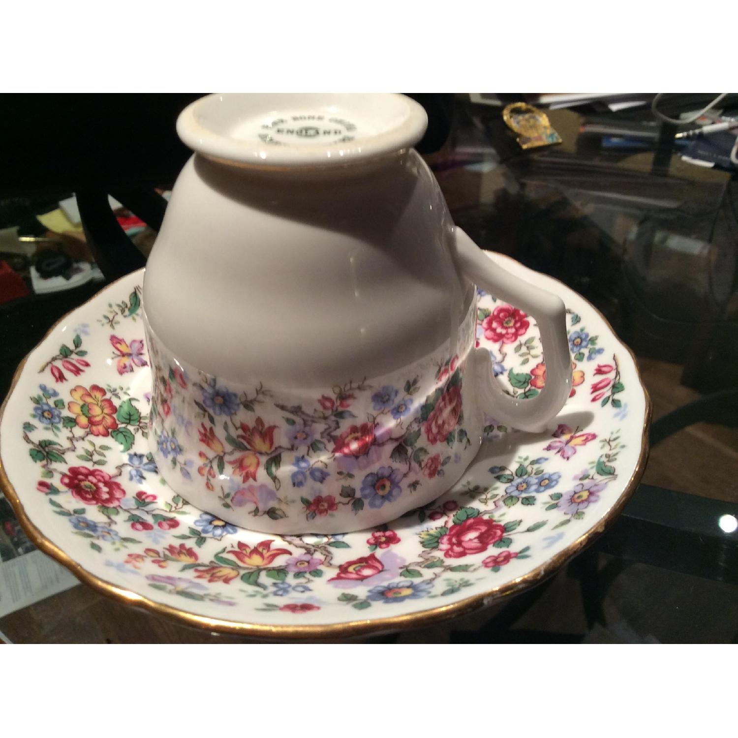 Vintage Staffordshire Bone China Scaloped Gold Trim Tea/Coffee Cups and Saucers - image-2