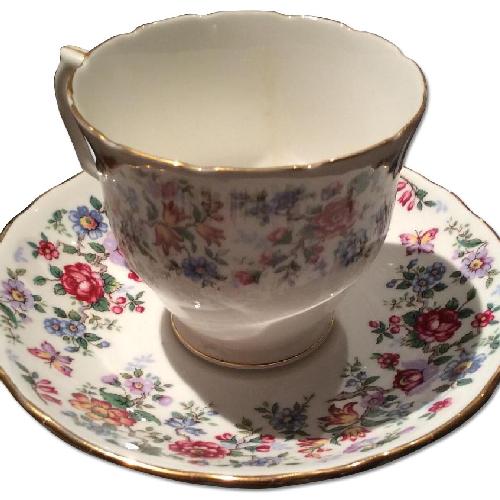 Used Vintage Staffordshire Bone China Scaloped Gold Trim Tea/Coffee Cups and Saucers for sale on AptDeco
