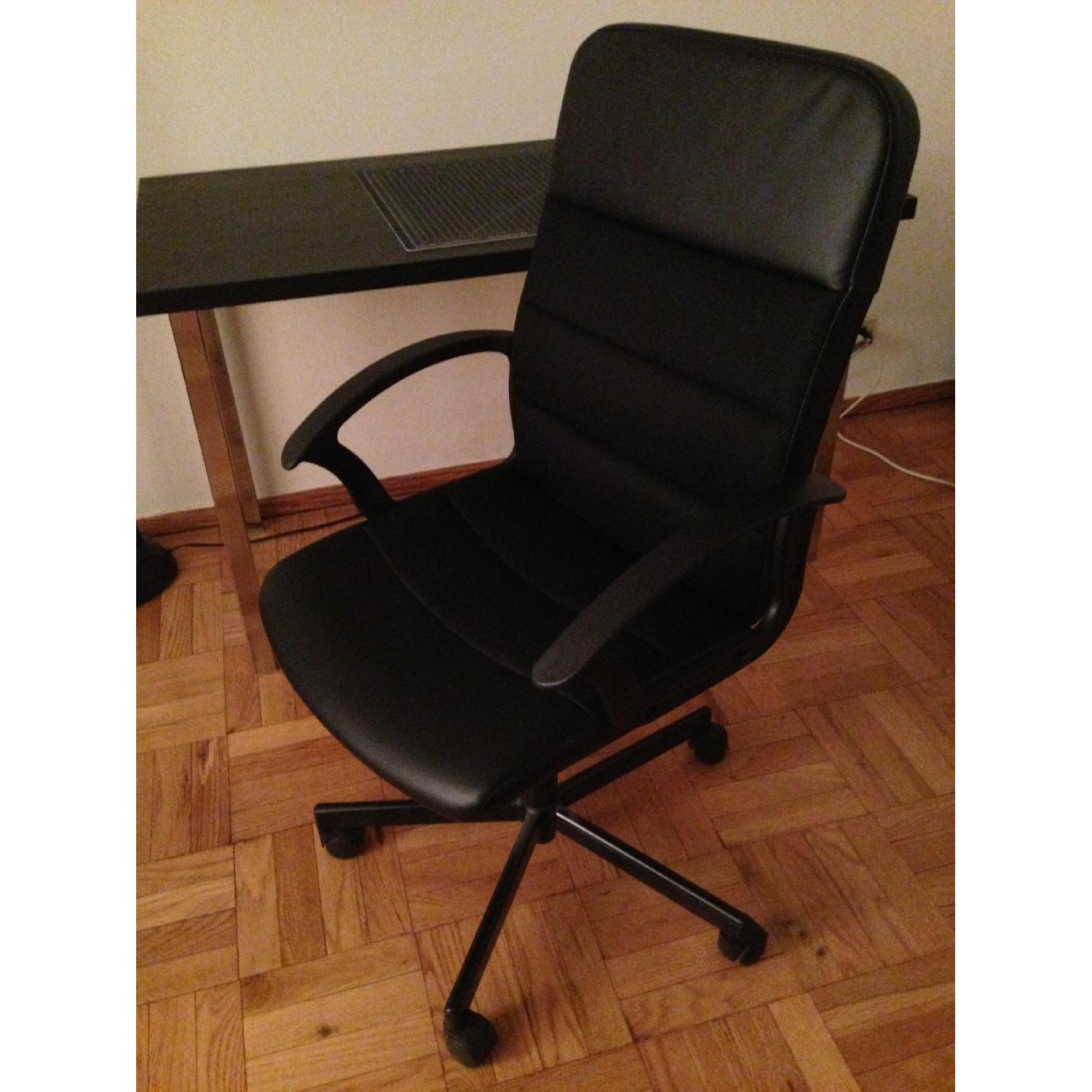 Ikea Desk and Chair AptDeco