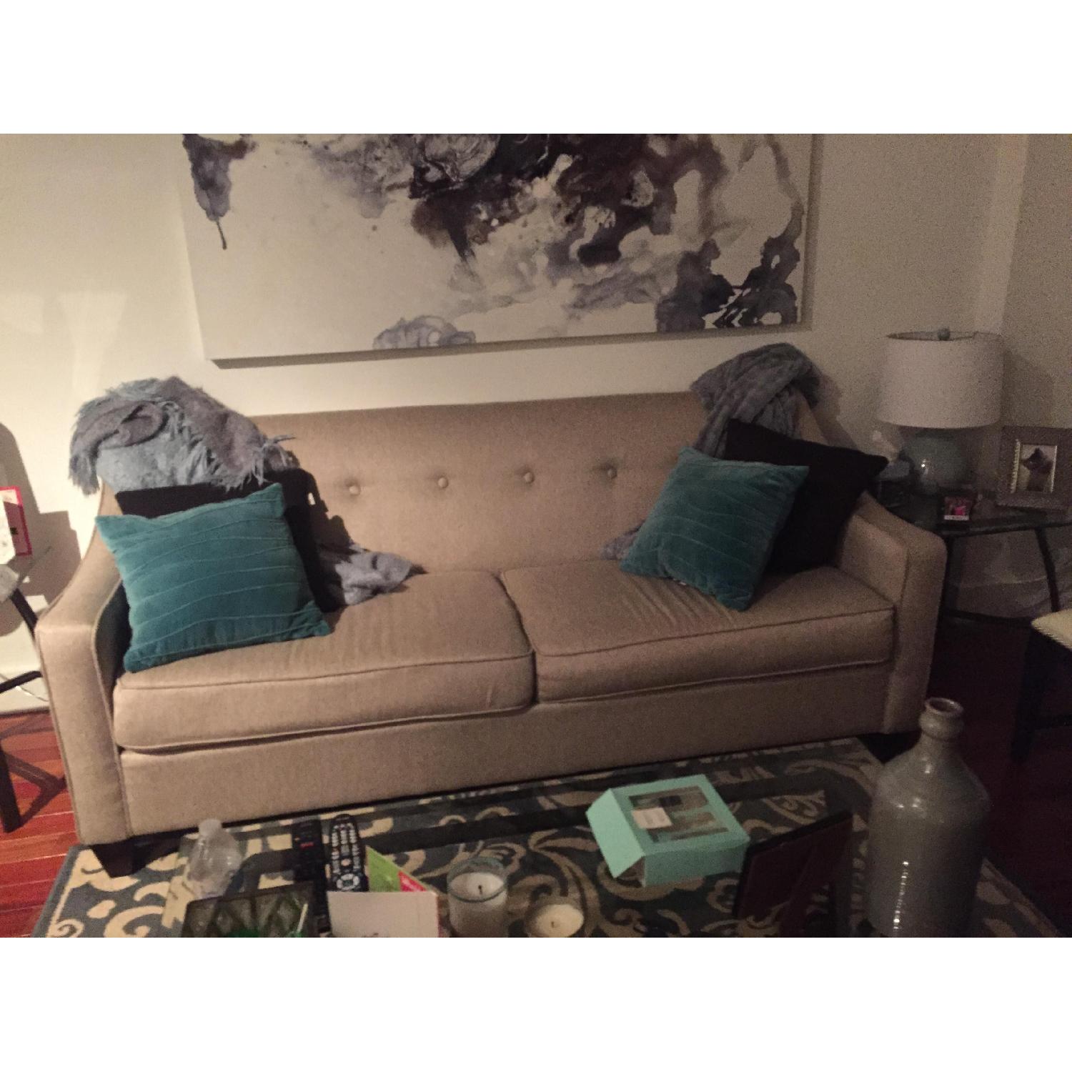 Raymour & Flanigan Love Seat - image-1