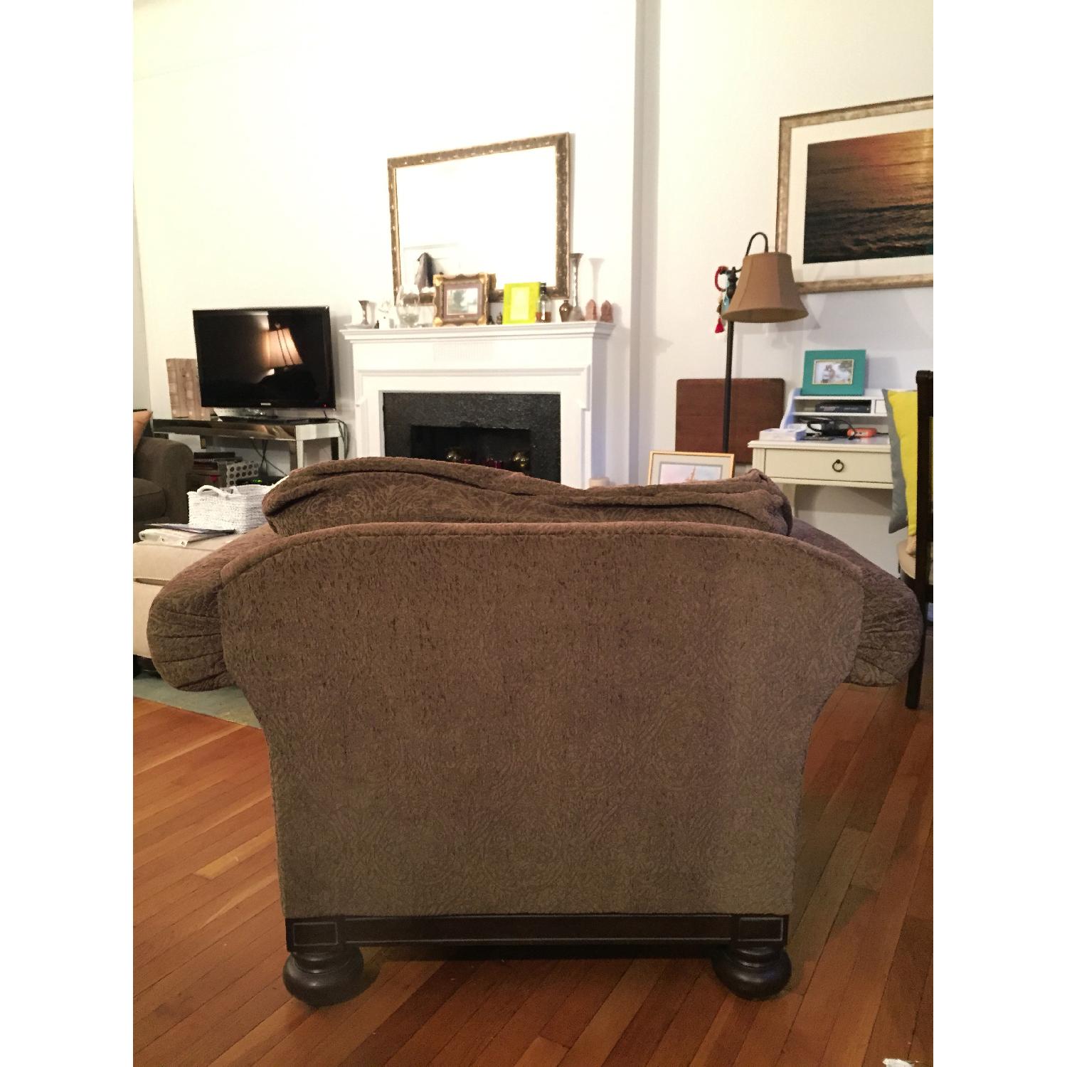 Victorian Style Plush Arm Chair - image-4