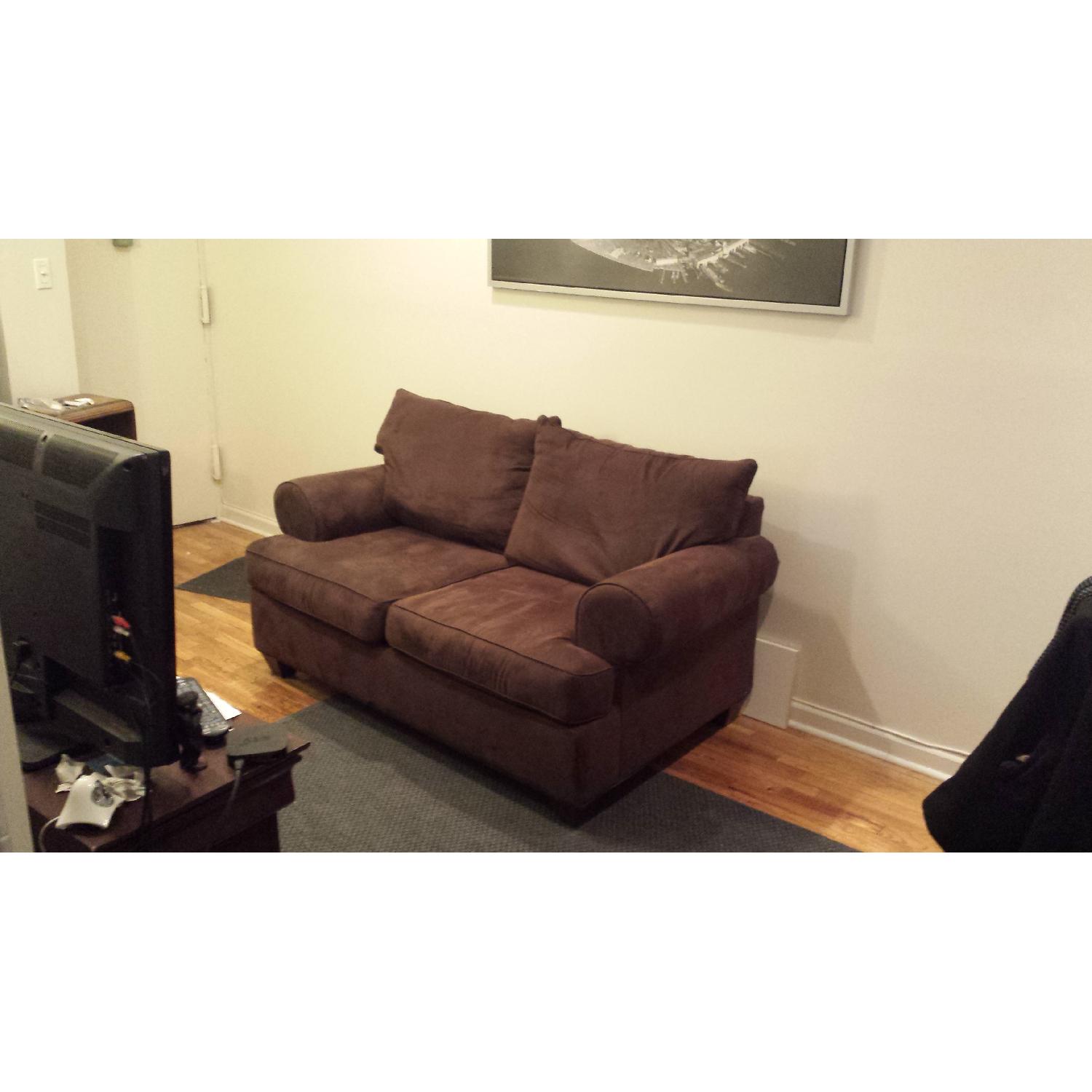 Raymour & Flanigan Loveseat - image-6