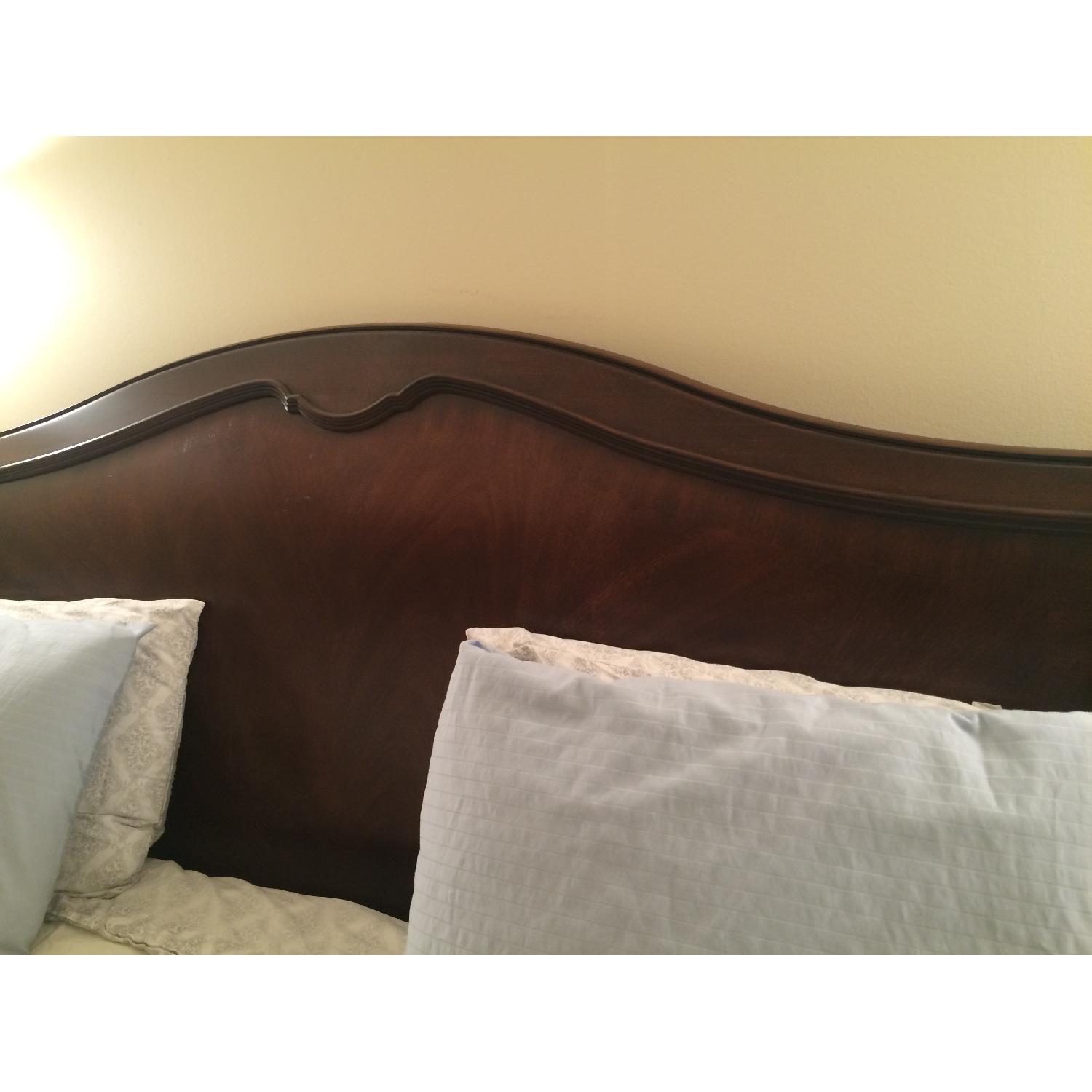 Raymour & Flanigan Heritage Court King Size Bed - image-4