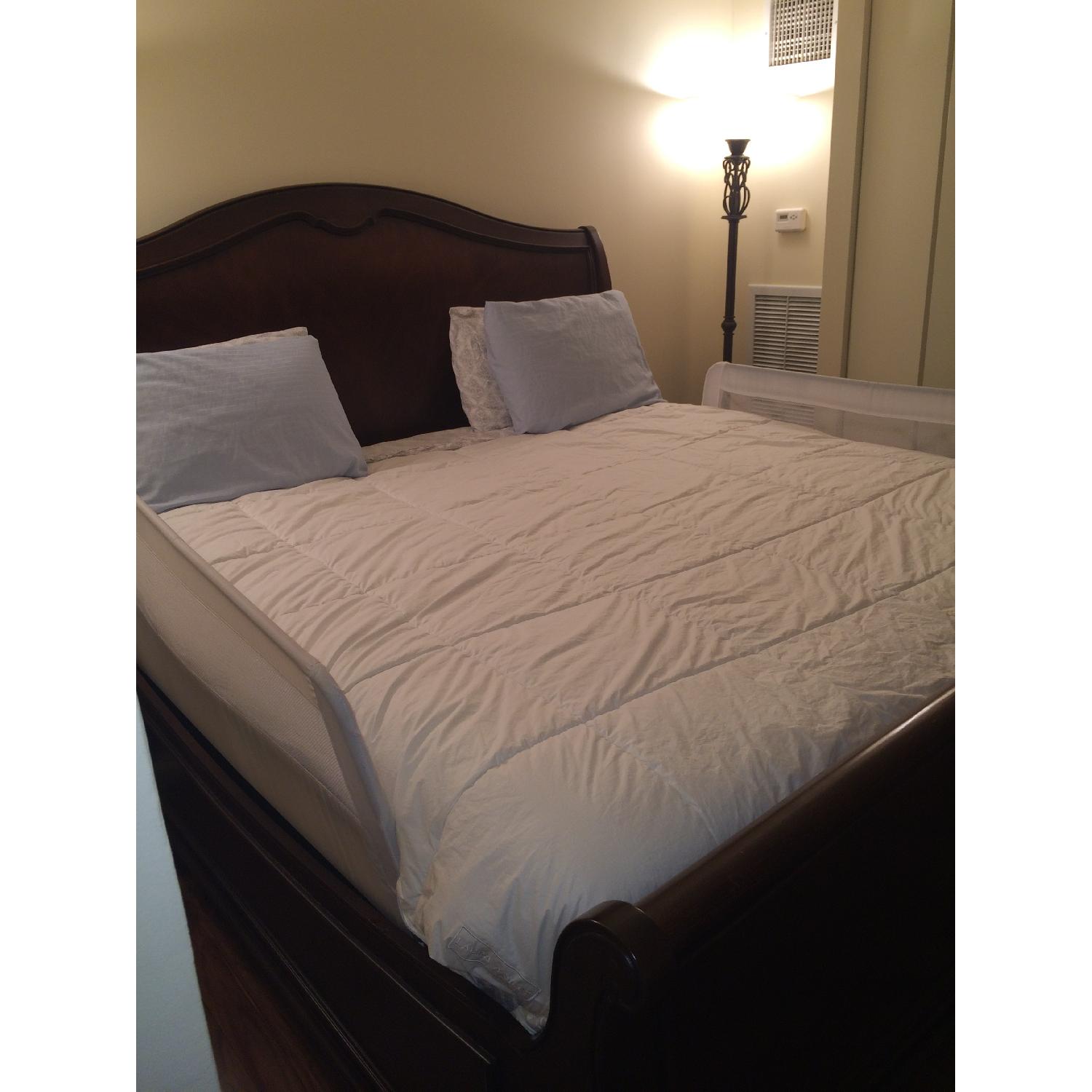 Raymour & Flanigan Heritage Court King Size Bed - image-5