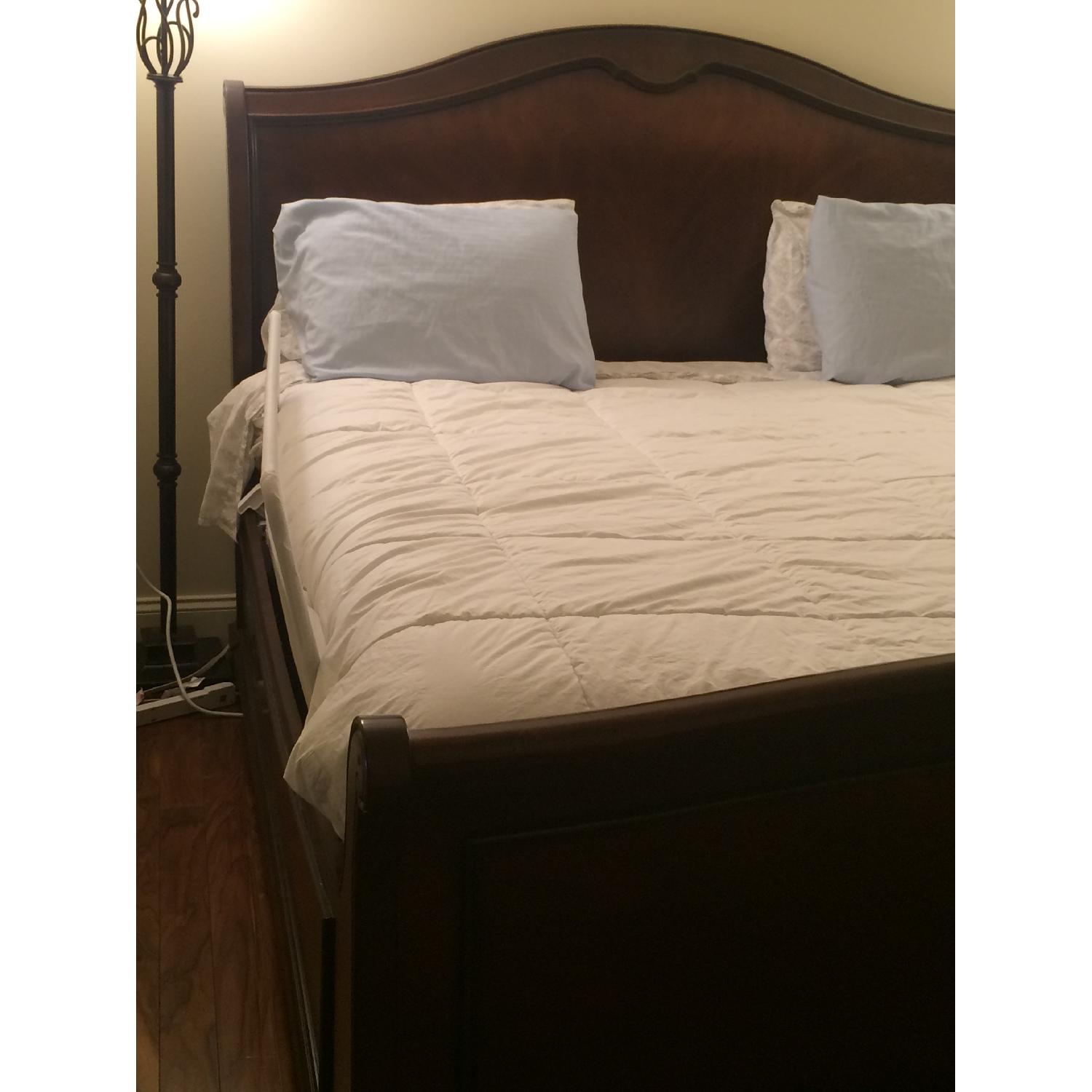 Raymour & Flanigan Heritage Court King Size Bed - image-7