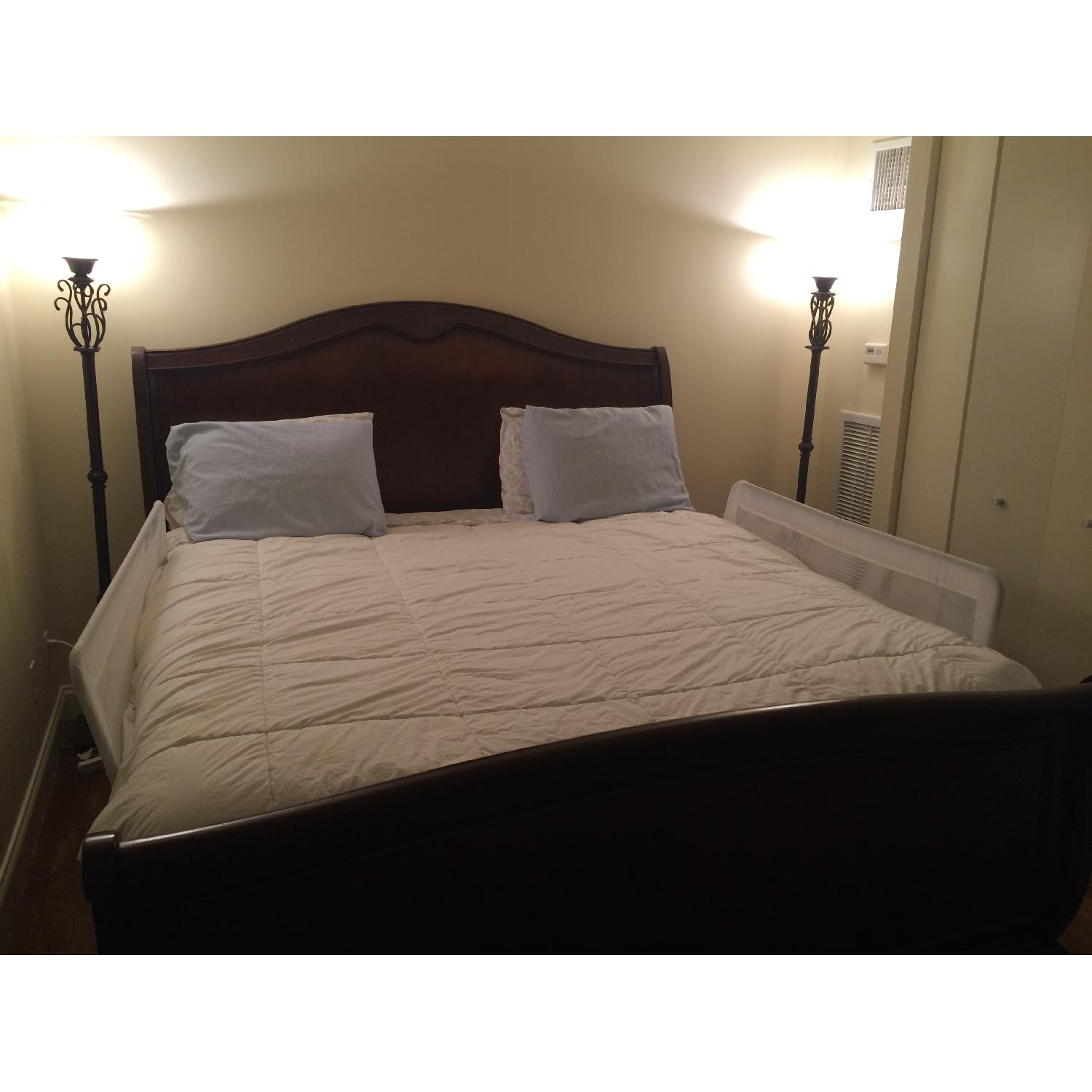 Raymour & Flanigan Heritage Court King Size Bed - image-8