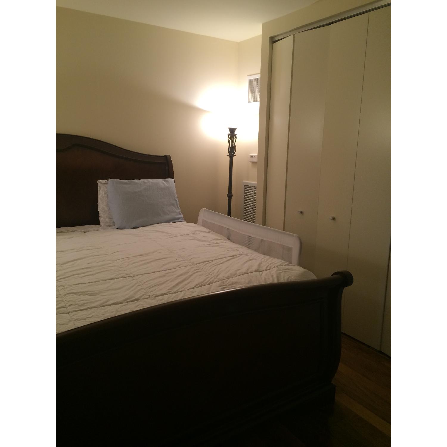 Raymour & Flanigan Heritage Court King Size Bed - image-10