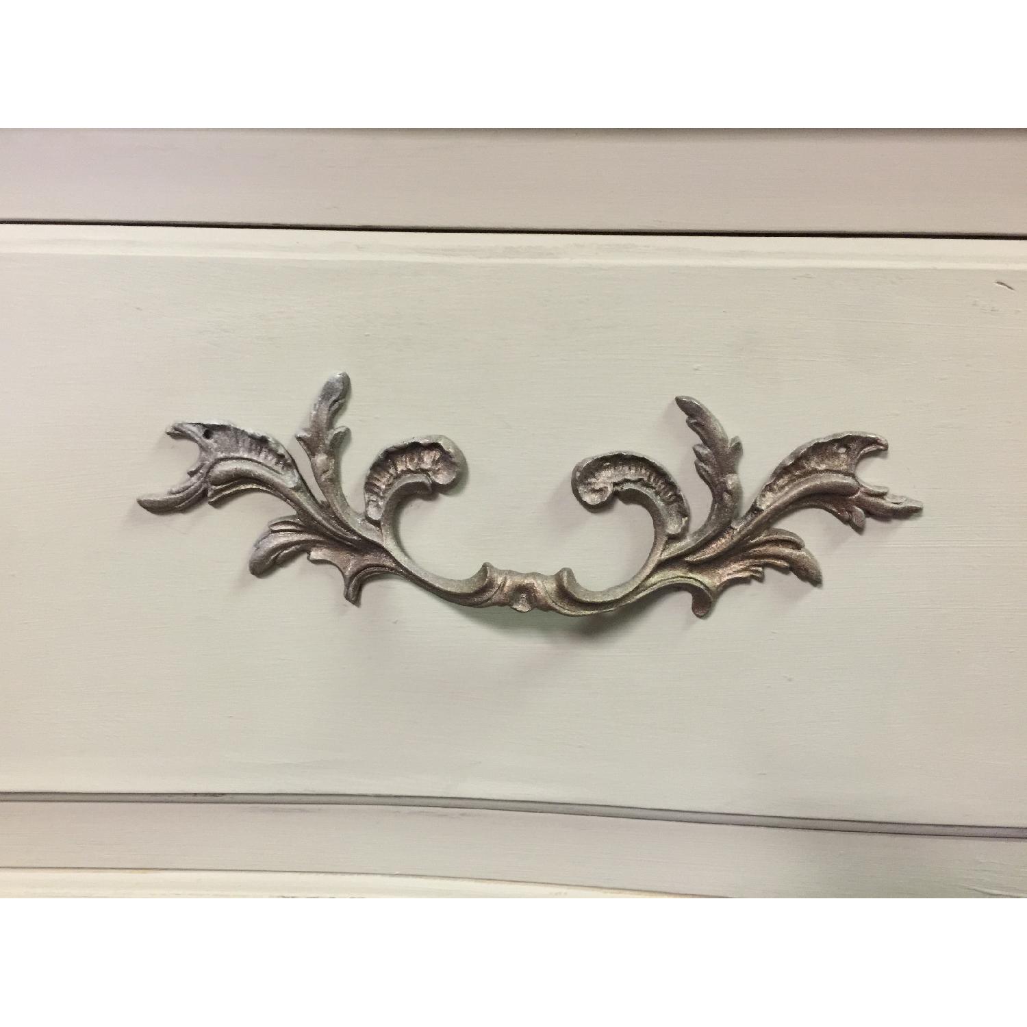 Vintage Painted 6 Drawer Dresser - image-7