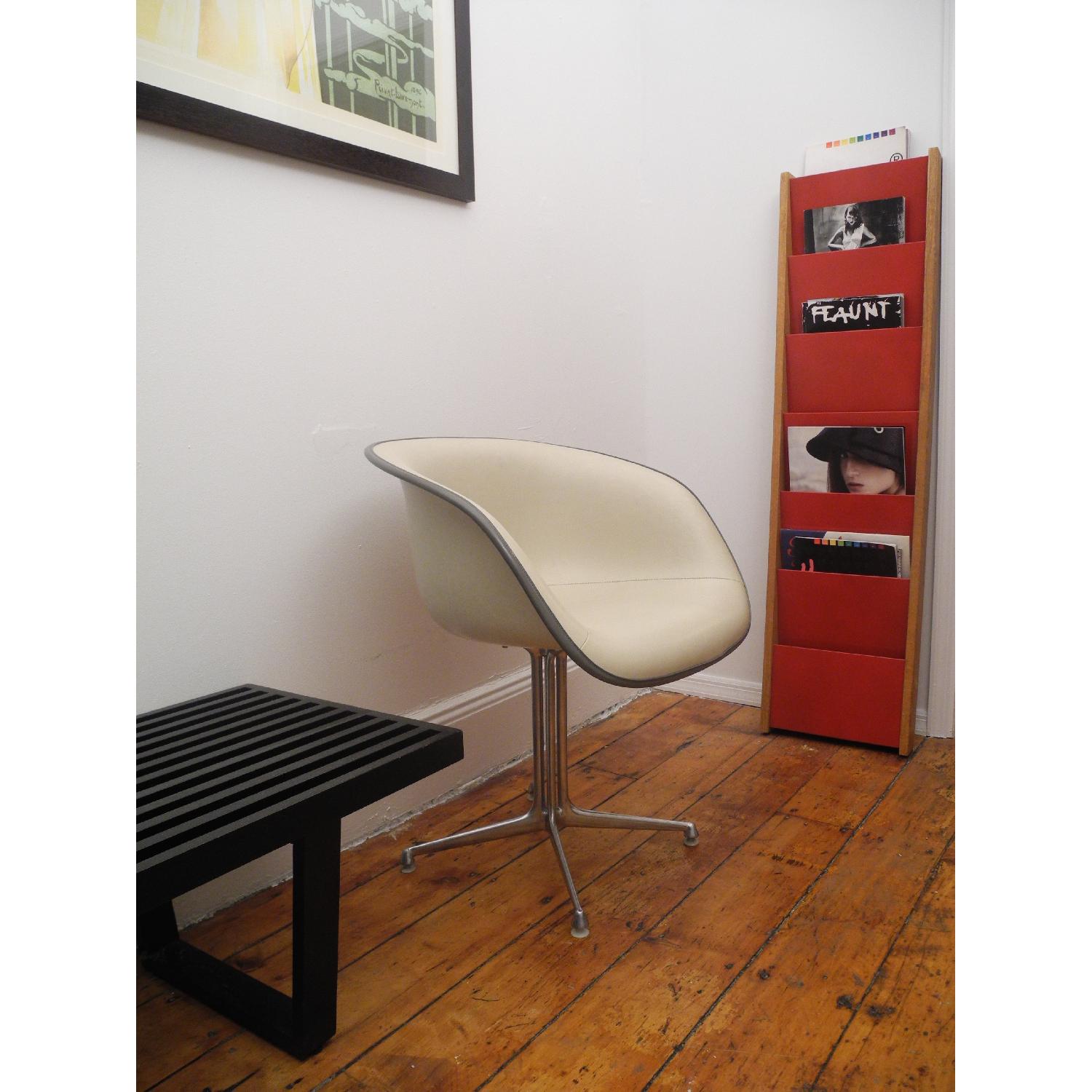 Herman Miller La Fonda Alexander Girard Off- White Naugahyde + Fiberglass Armchair - image-1