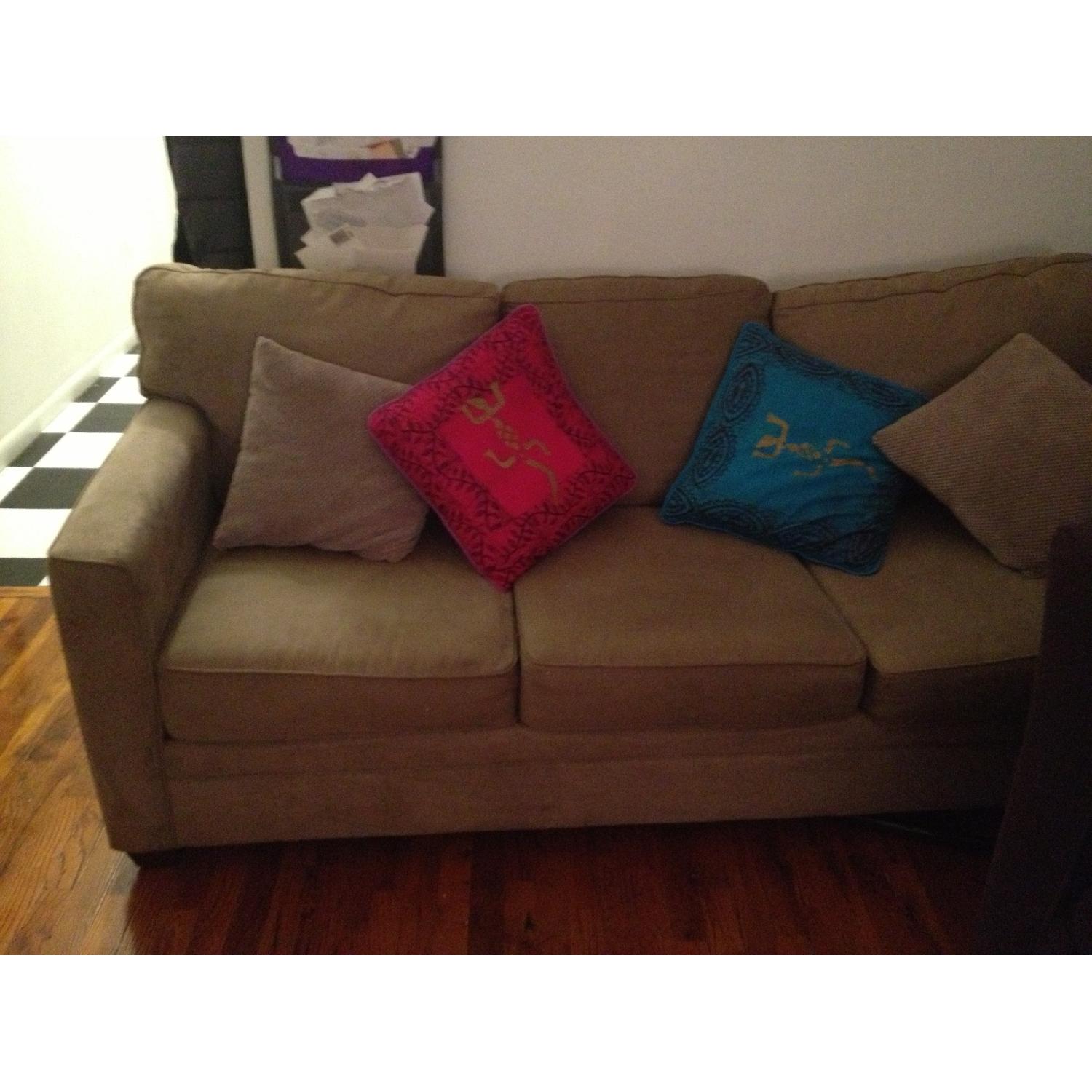 Arahus Sofa - image-5