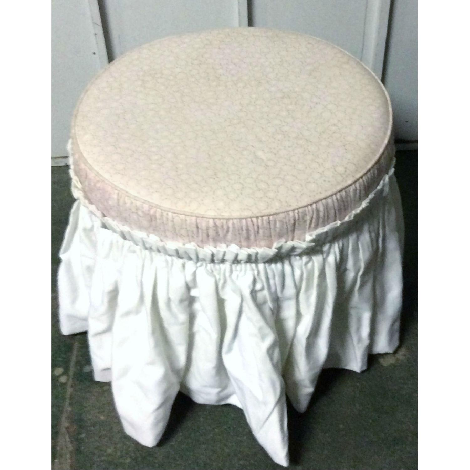 Vanity Pouff - image-1
