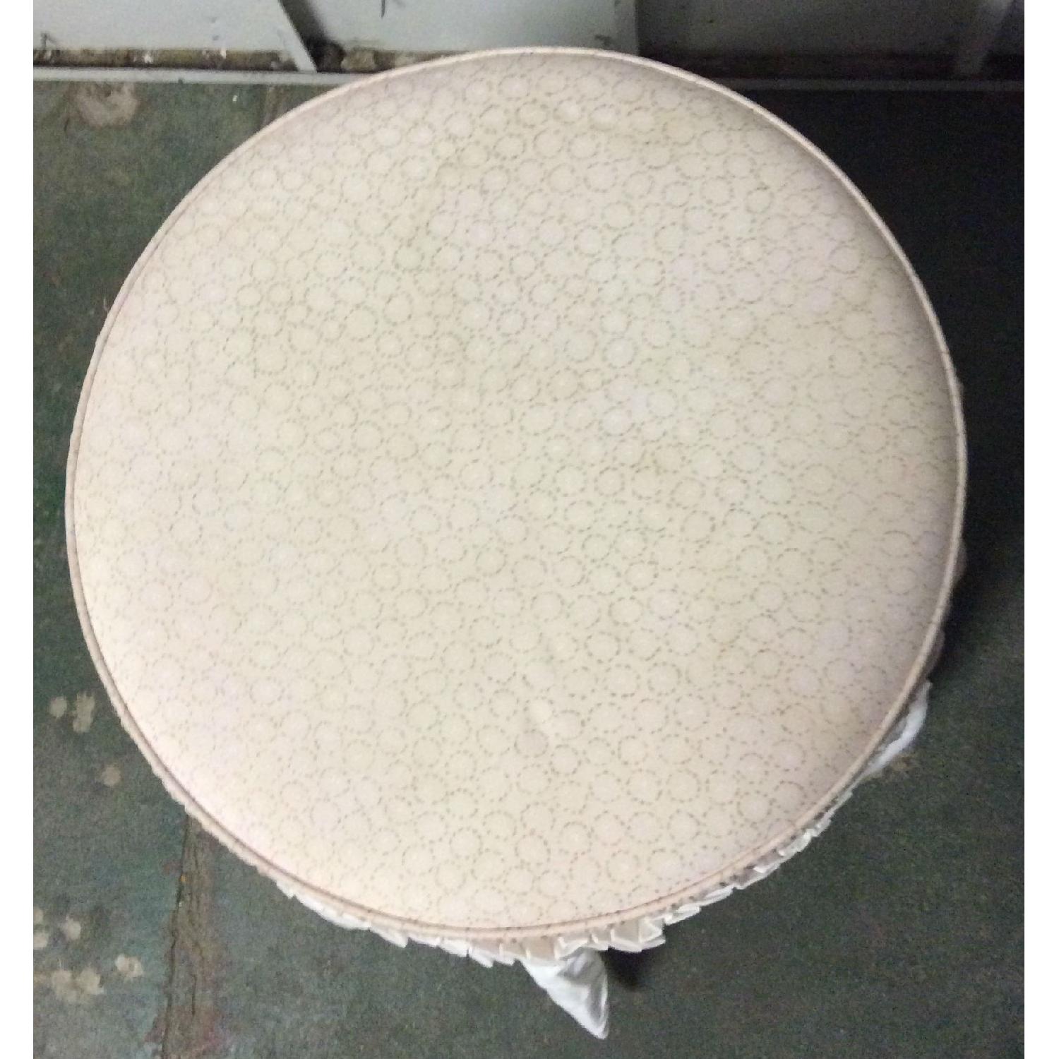 Vanity Pouff - image-2
