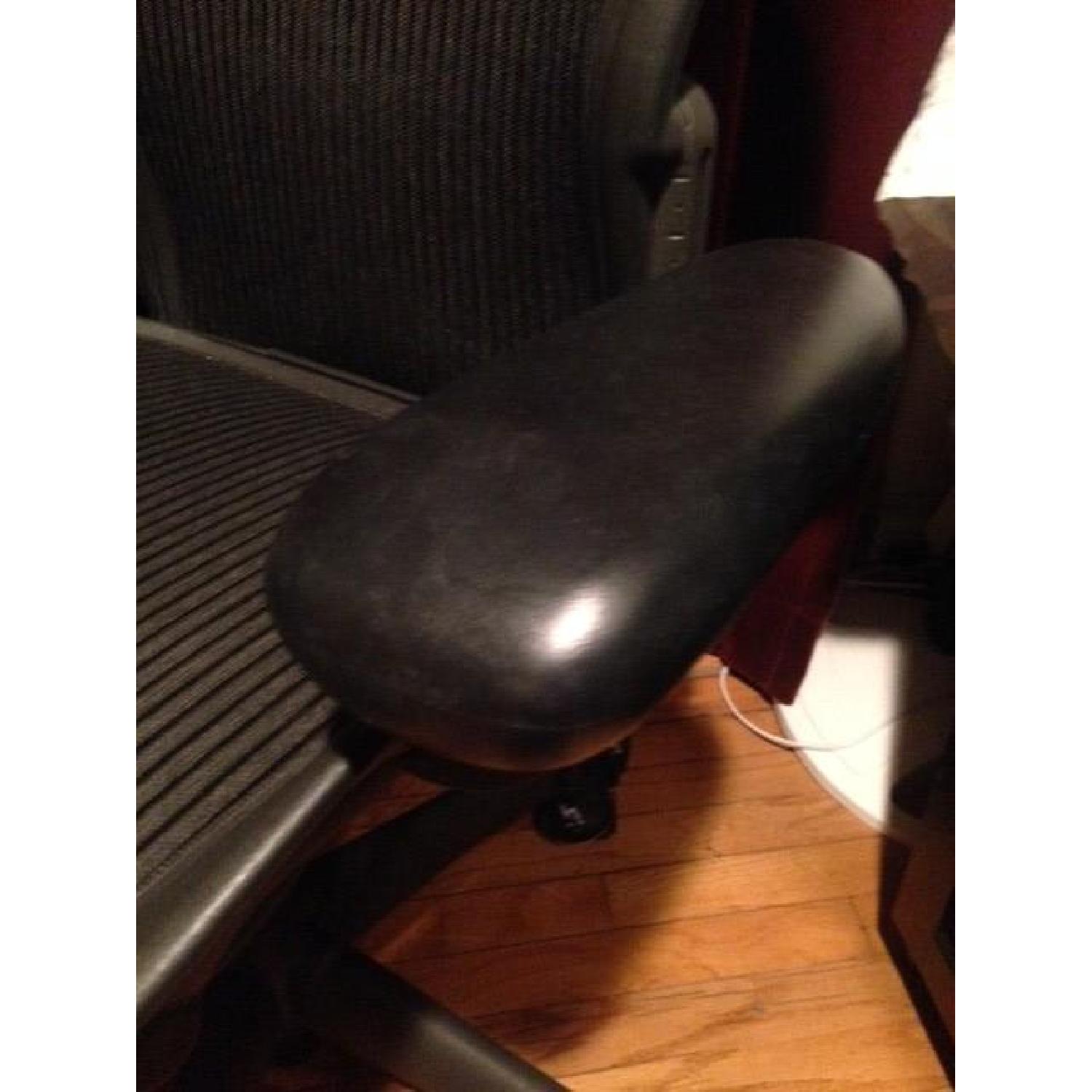 Aeron Chair with PostureFit - Anthracite - image-4