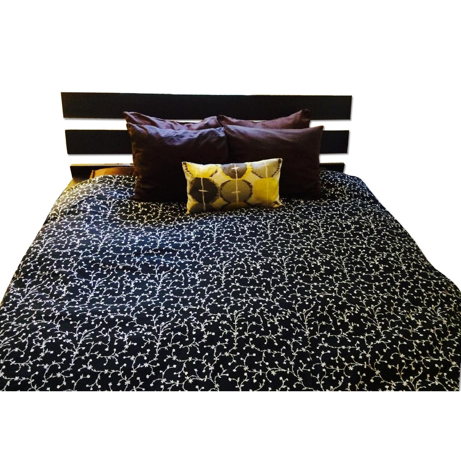 Queen Size Bed Frame - image-0