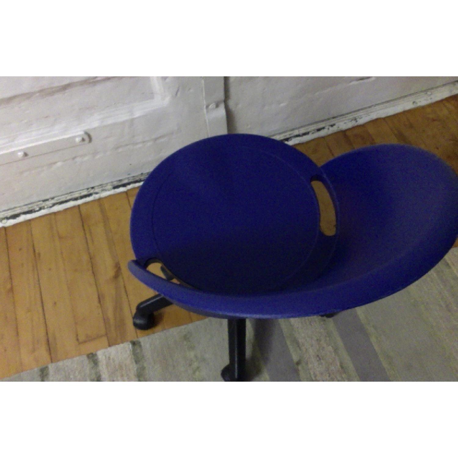 Blue Plastic Swivel Rolling Office Armless Height Adjustable Chair - image-4