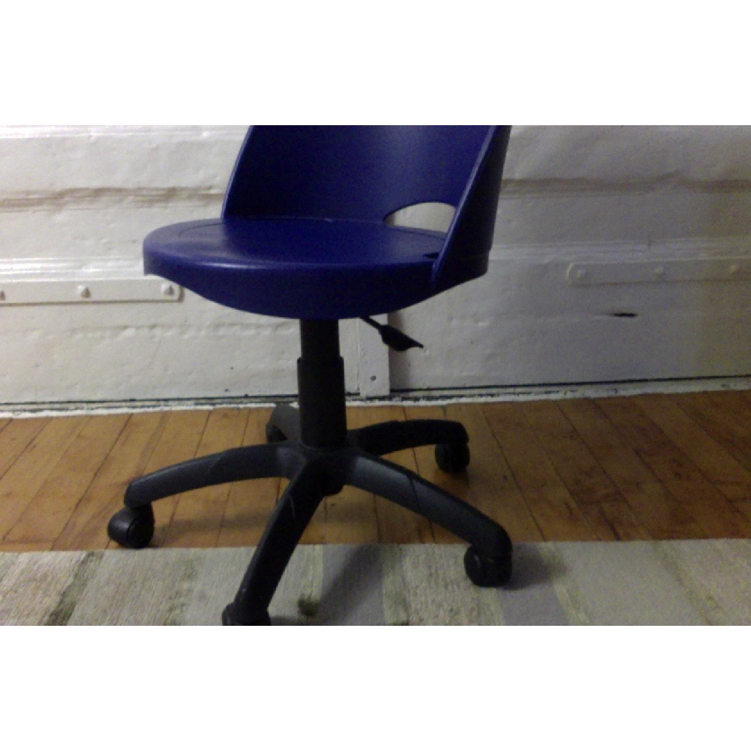 Blue Plastic Swivel Rolling Office Armless Height Adjustable Chair - image-5